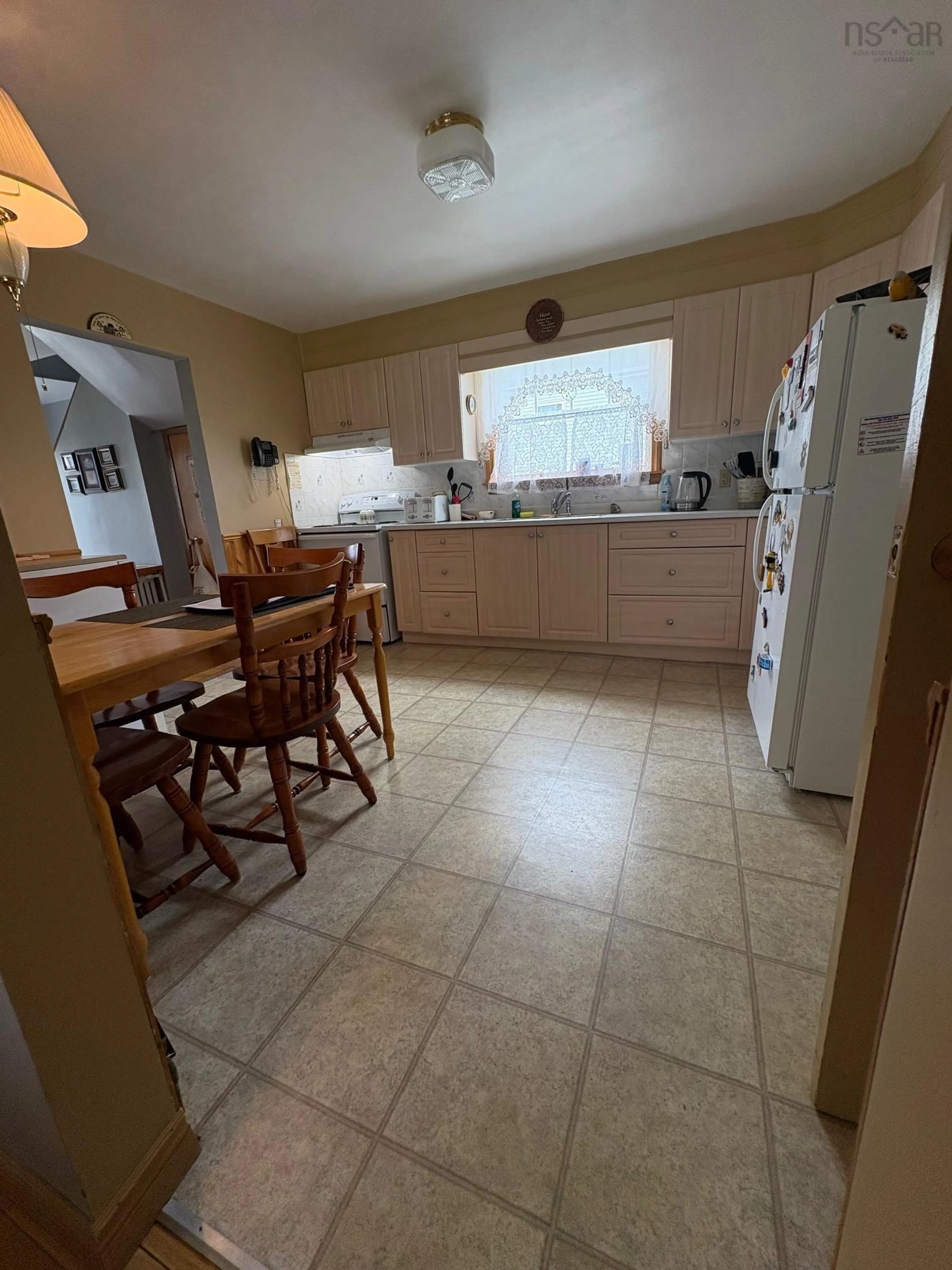 Standard kitchen, unknown for 161 Poplar St, Glace Bay Nova Scotia B1A 4M9