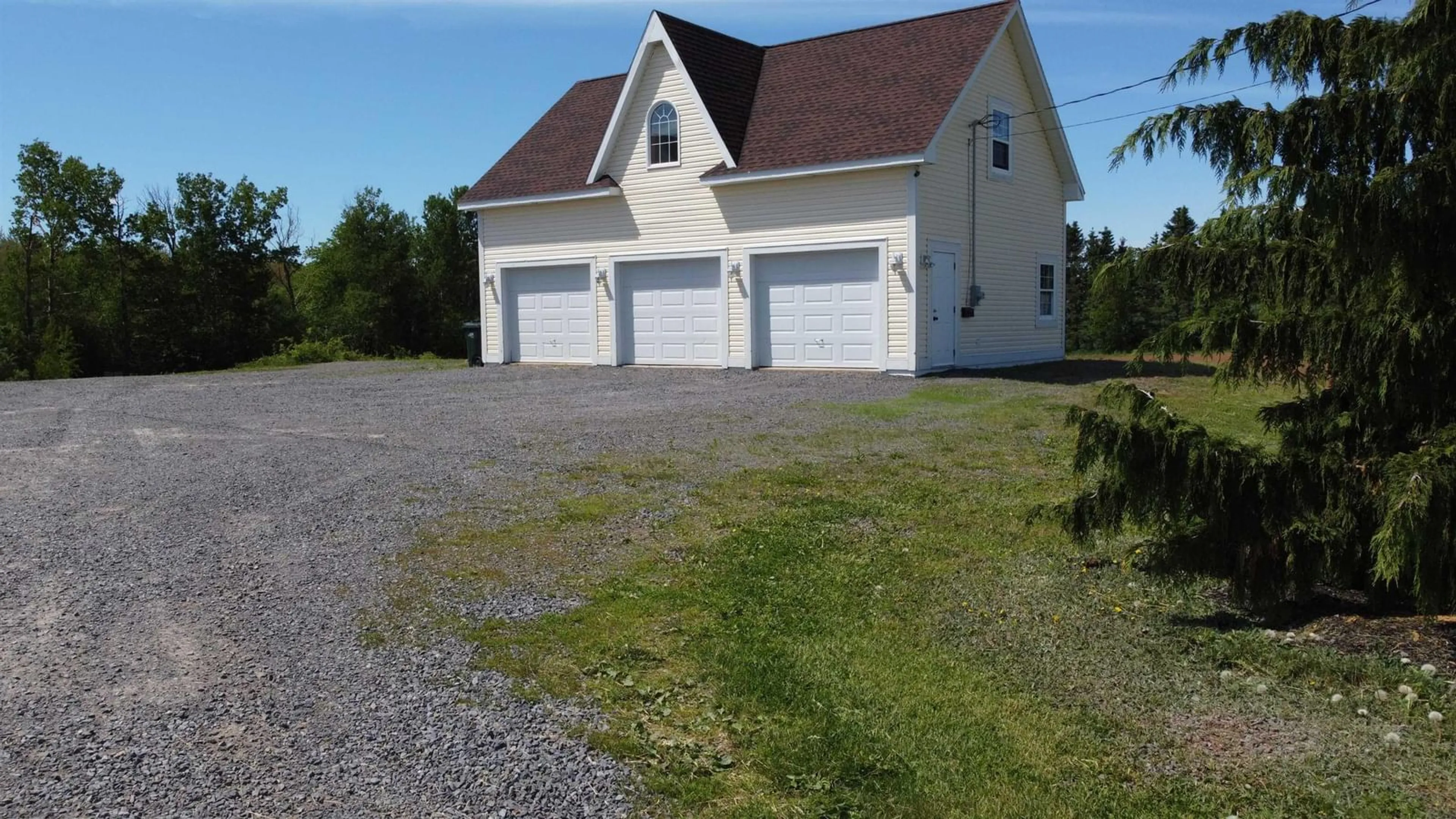 Indoor garage for 6346 Highway 221, Lakeville Nova Scotia B0P 1G0
