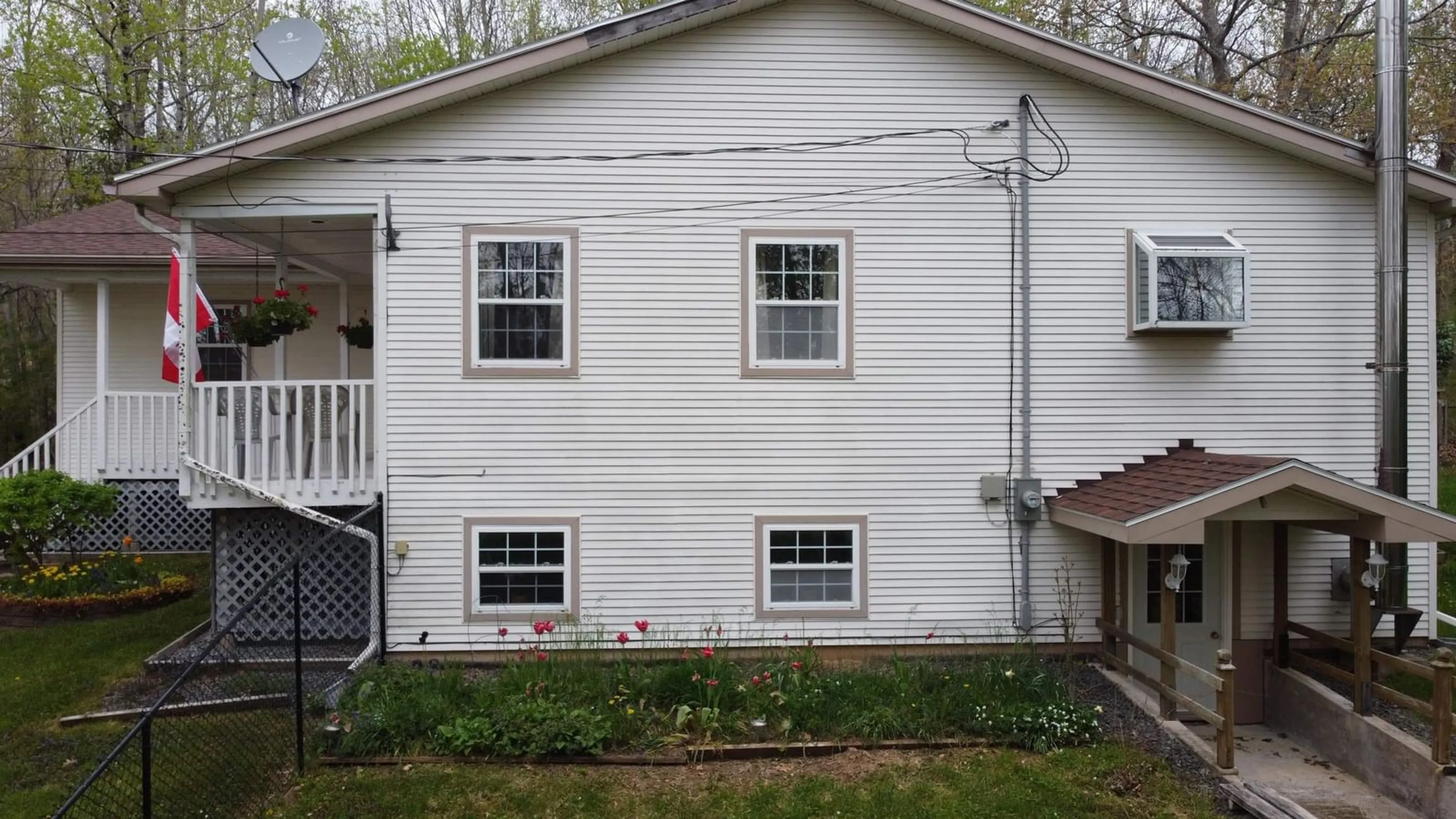 Home with vinyl exterior material, building for 4820 Highway 215, Summerville Nova Scotia B0N 2A0
