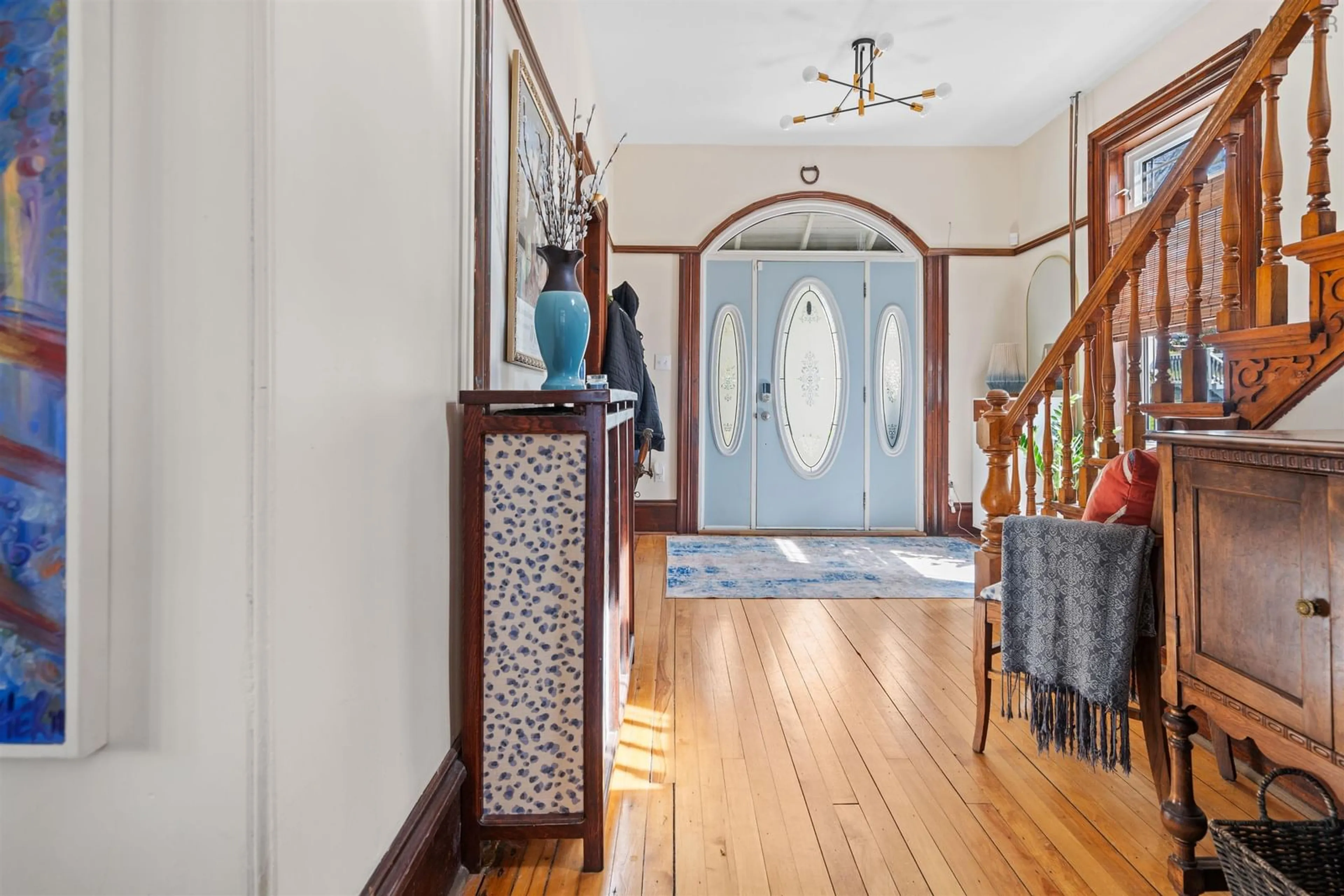 Indoor foyer for 165 High St, Pictou Nova Scotia B0K 1H0