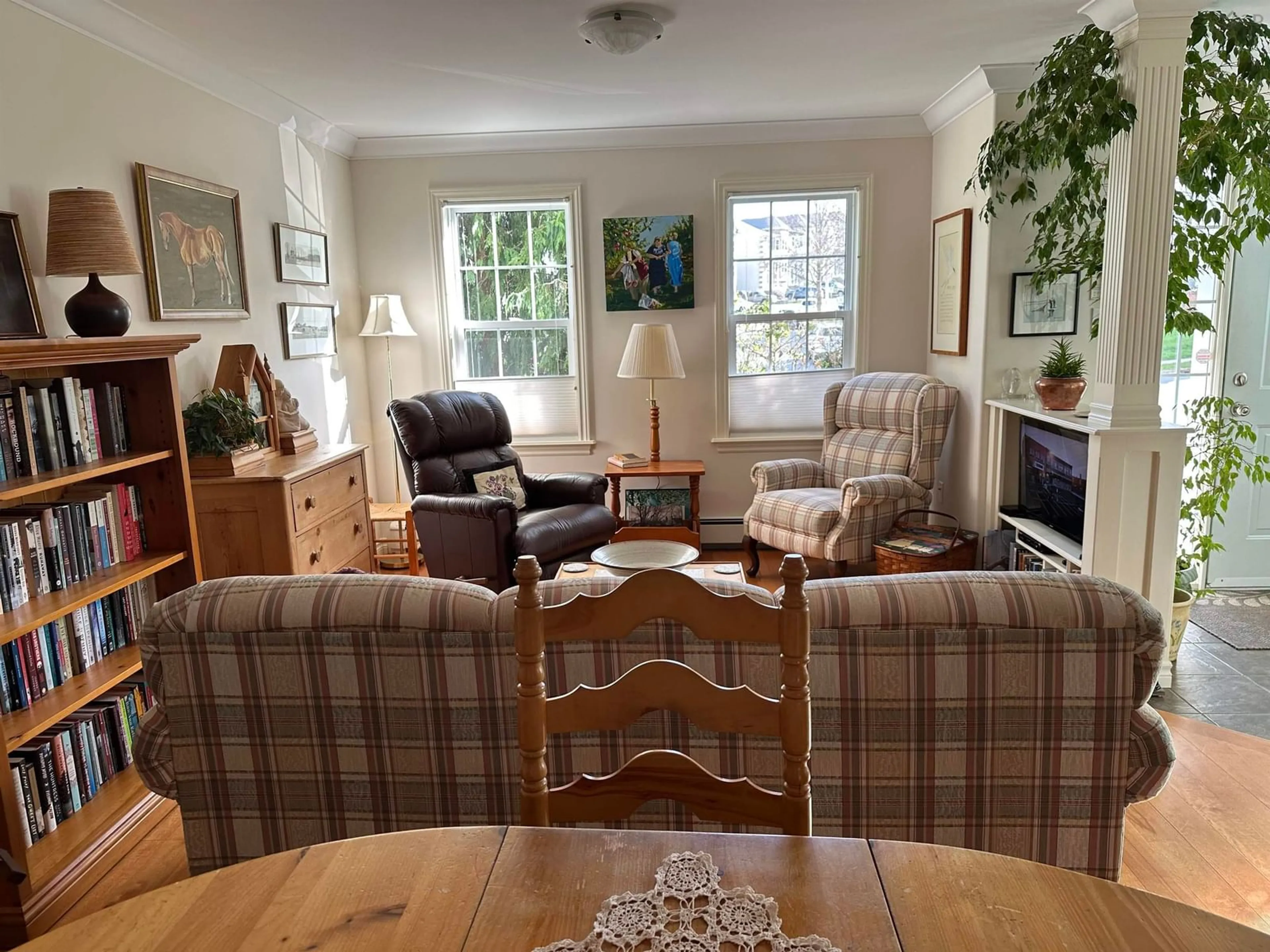 Living room with furniture, unknown for 61 Fleetview Dr, Halifax Nova Scotia B3M 4W1