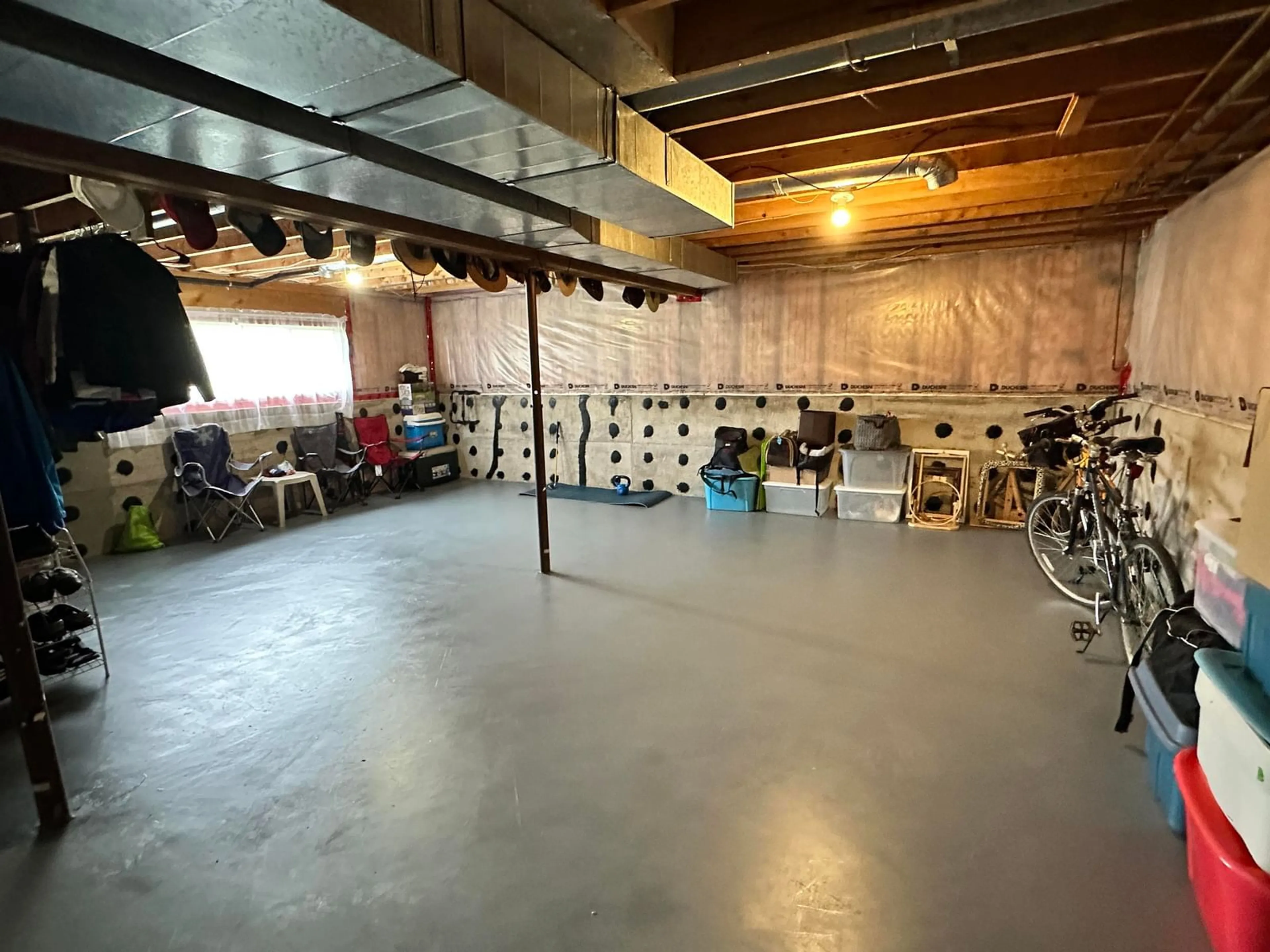 Indoor garage for 423 Highway 8, Milton Nova Scotia B0T 1P0