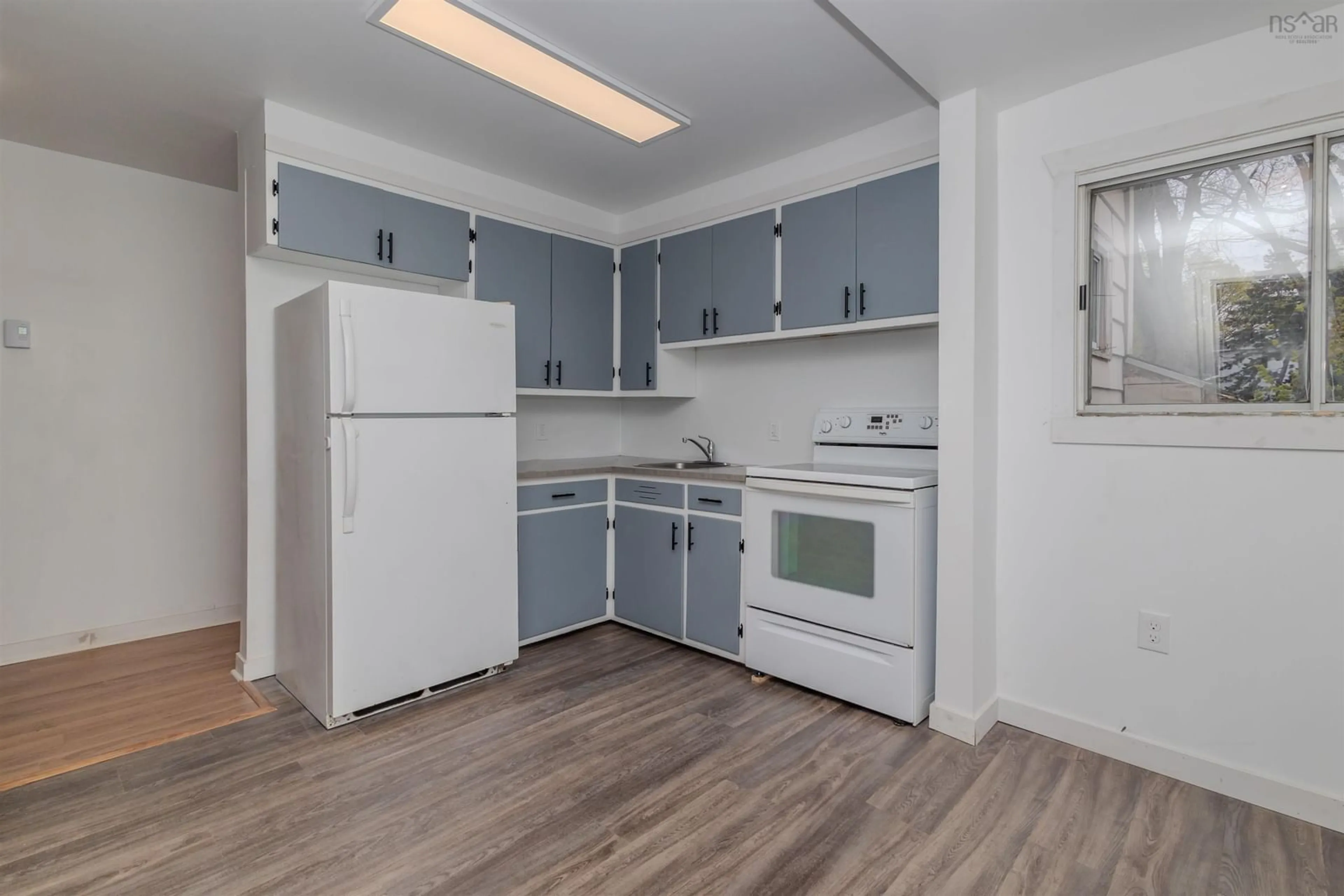 Standard kitchen, unknown for 174 Brookland St, Sydney Nova Scotia B1P 5B6