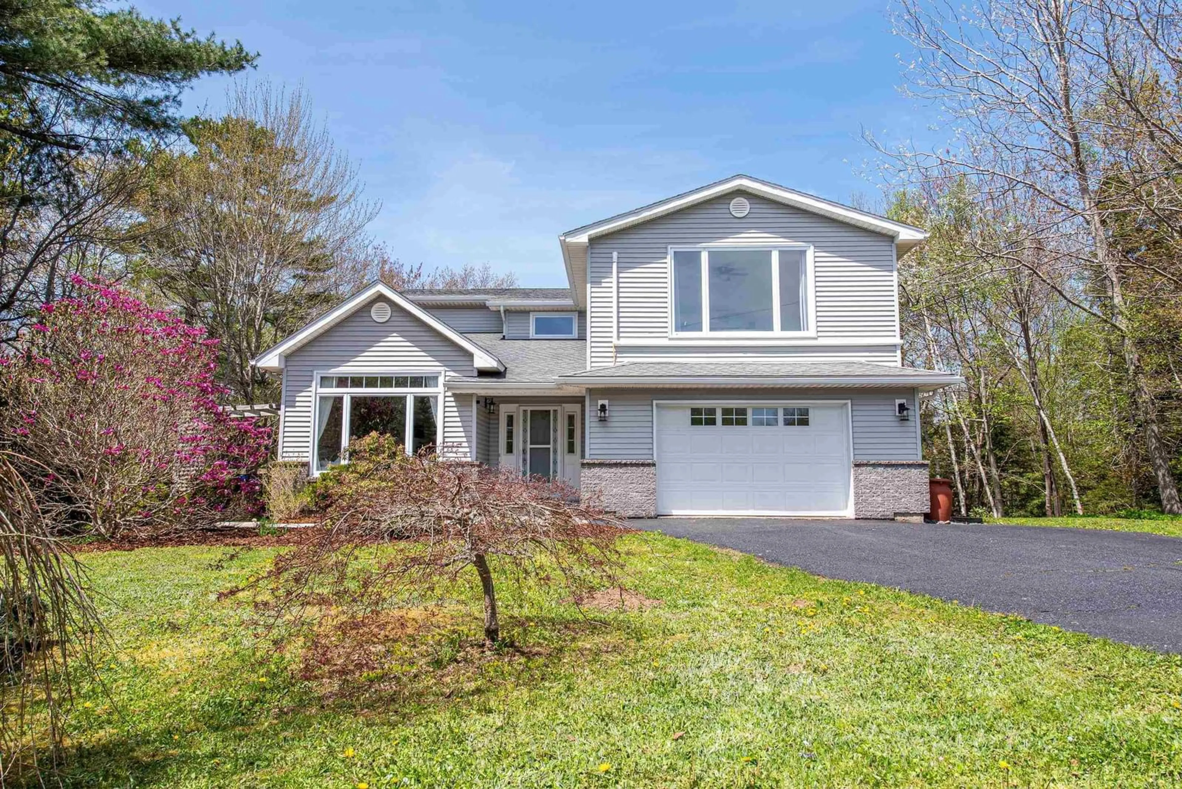Home with vinyl exterior material, street for 32 Winley Dr, Windsor Junction Nova Scotia B2T 1A4
