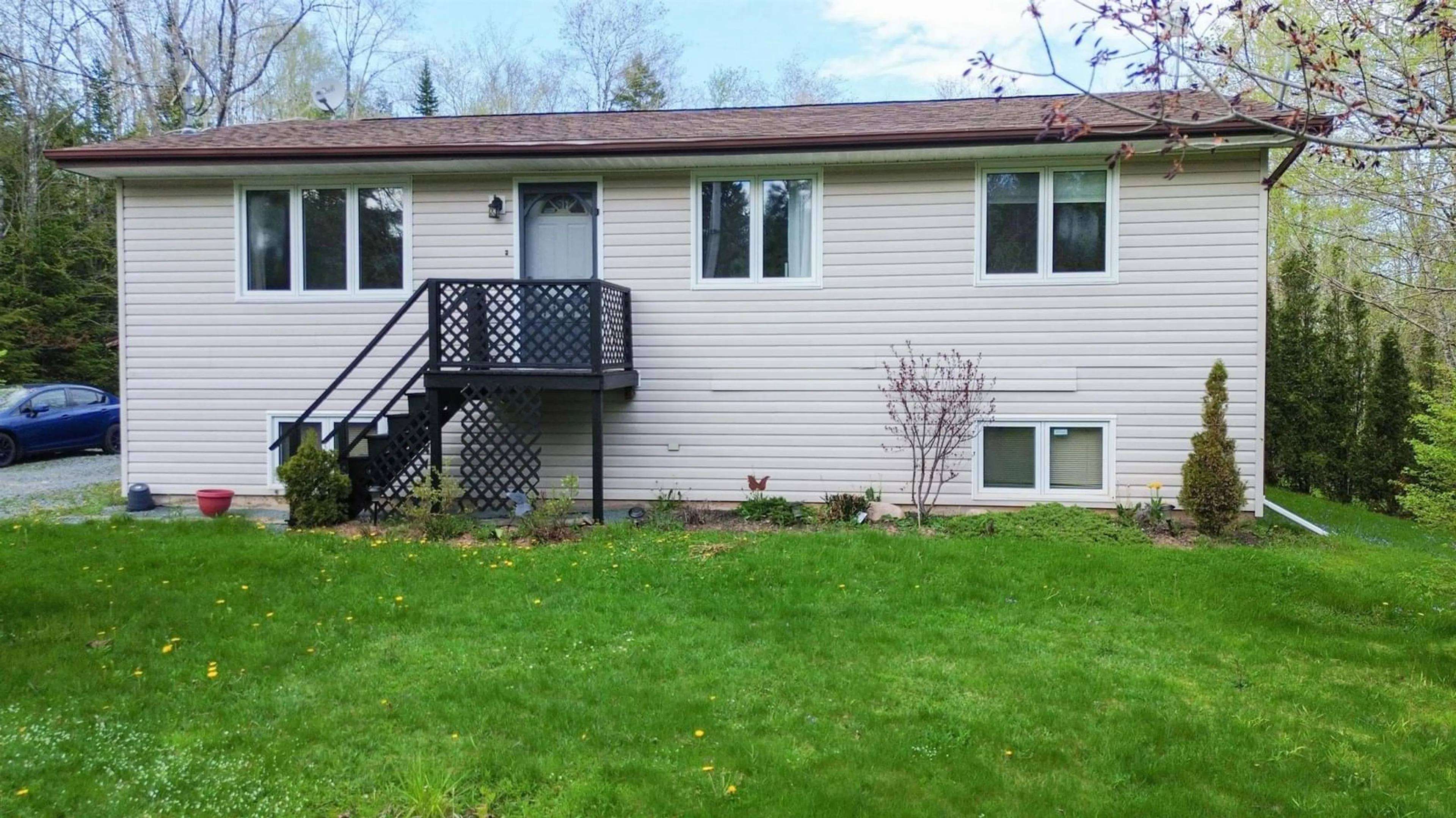Home with vinyl exterior material, unknown for 977 Shortts Lake West Rd, Shortts Lake Nova Scotia B0N 2J0