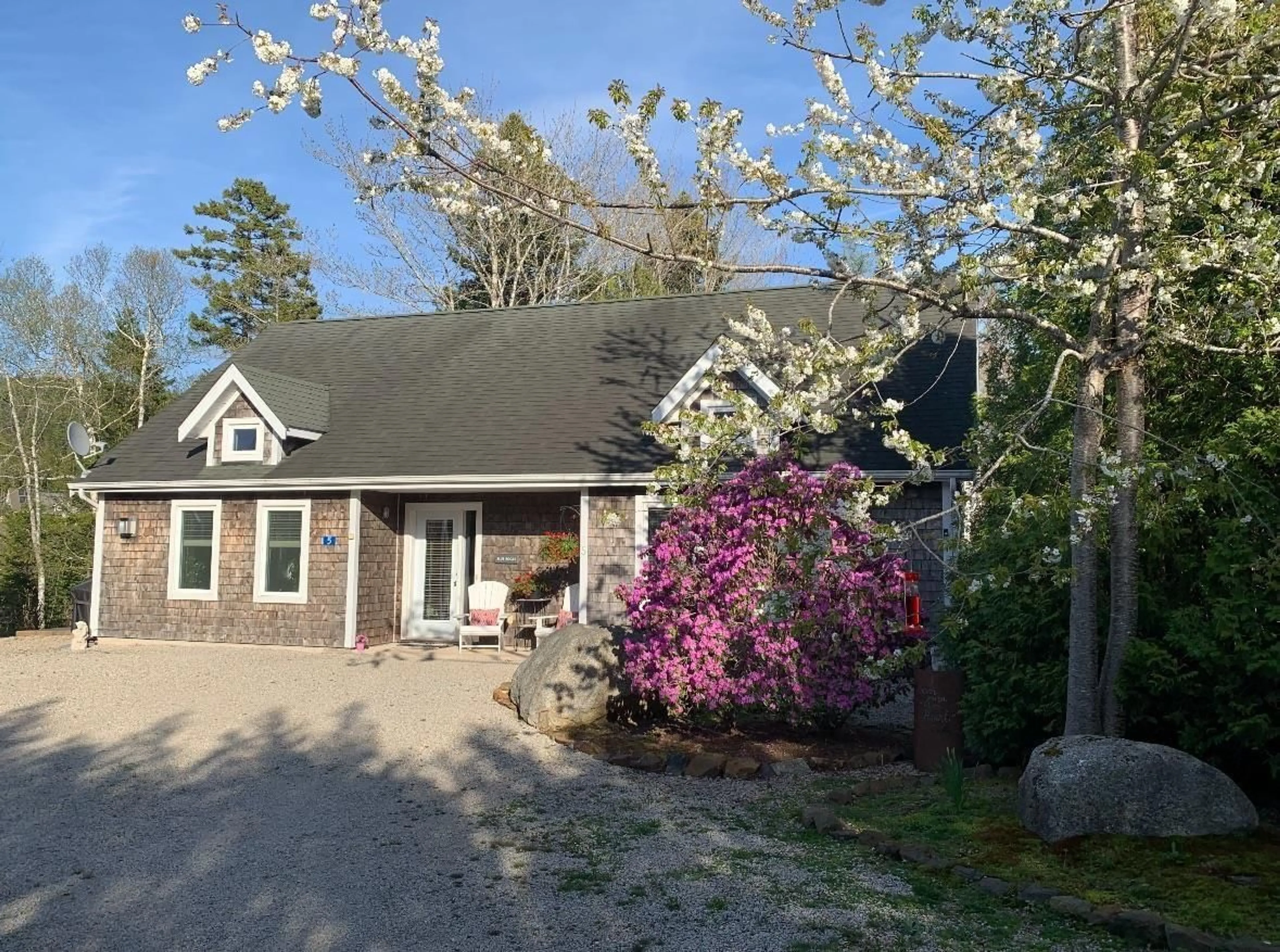 A pic from outside/outdoor area/front of a property/back of a property/a pic from drone, unknown for 5 Spinnaker Dr, Deep Cove Nova Scotia B0J 1T0