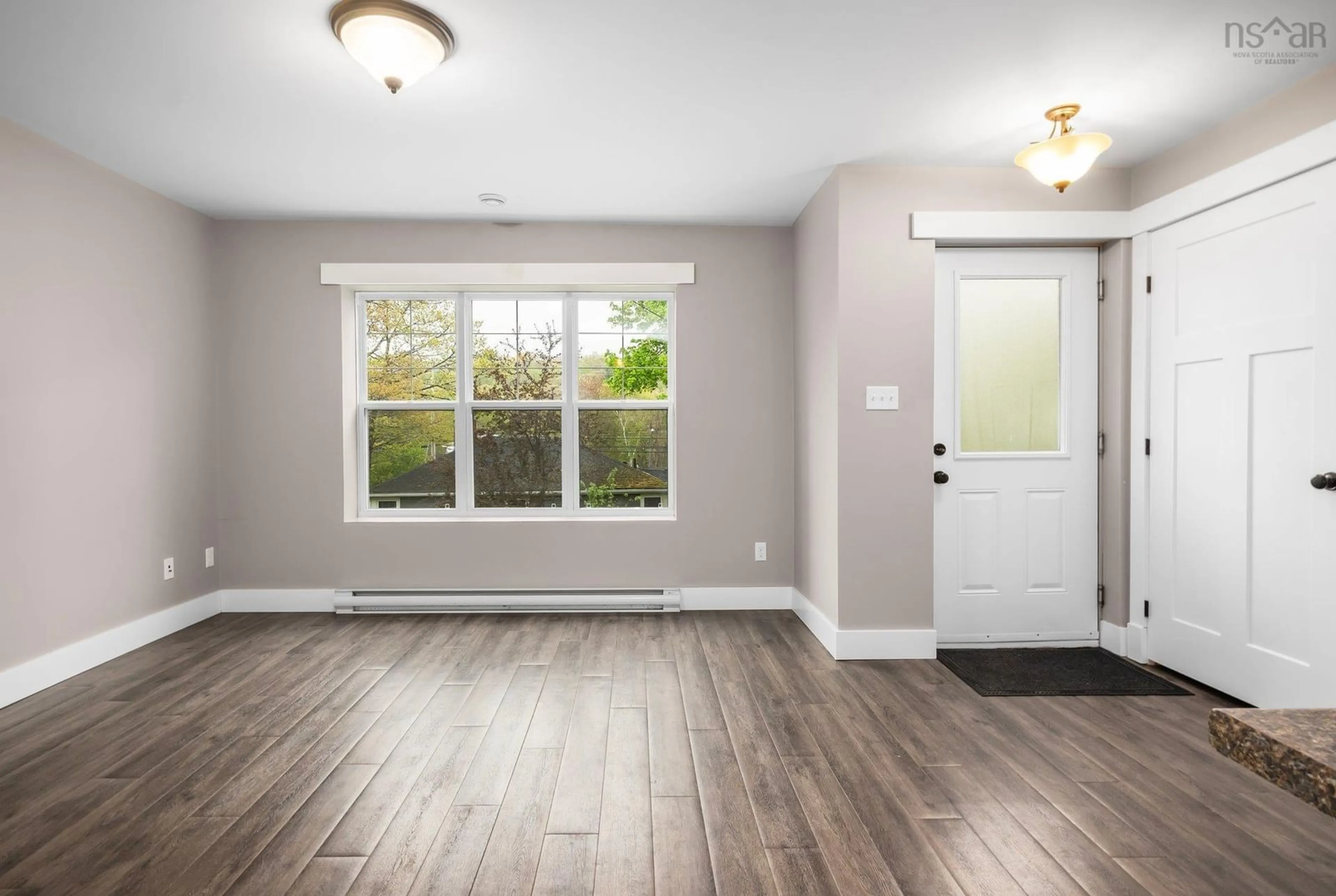 Indoor entryway for 392 Rocky Lake Dr, Bedford Nova Scotia B4A 2T5