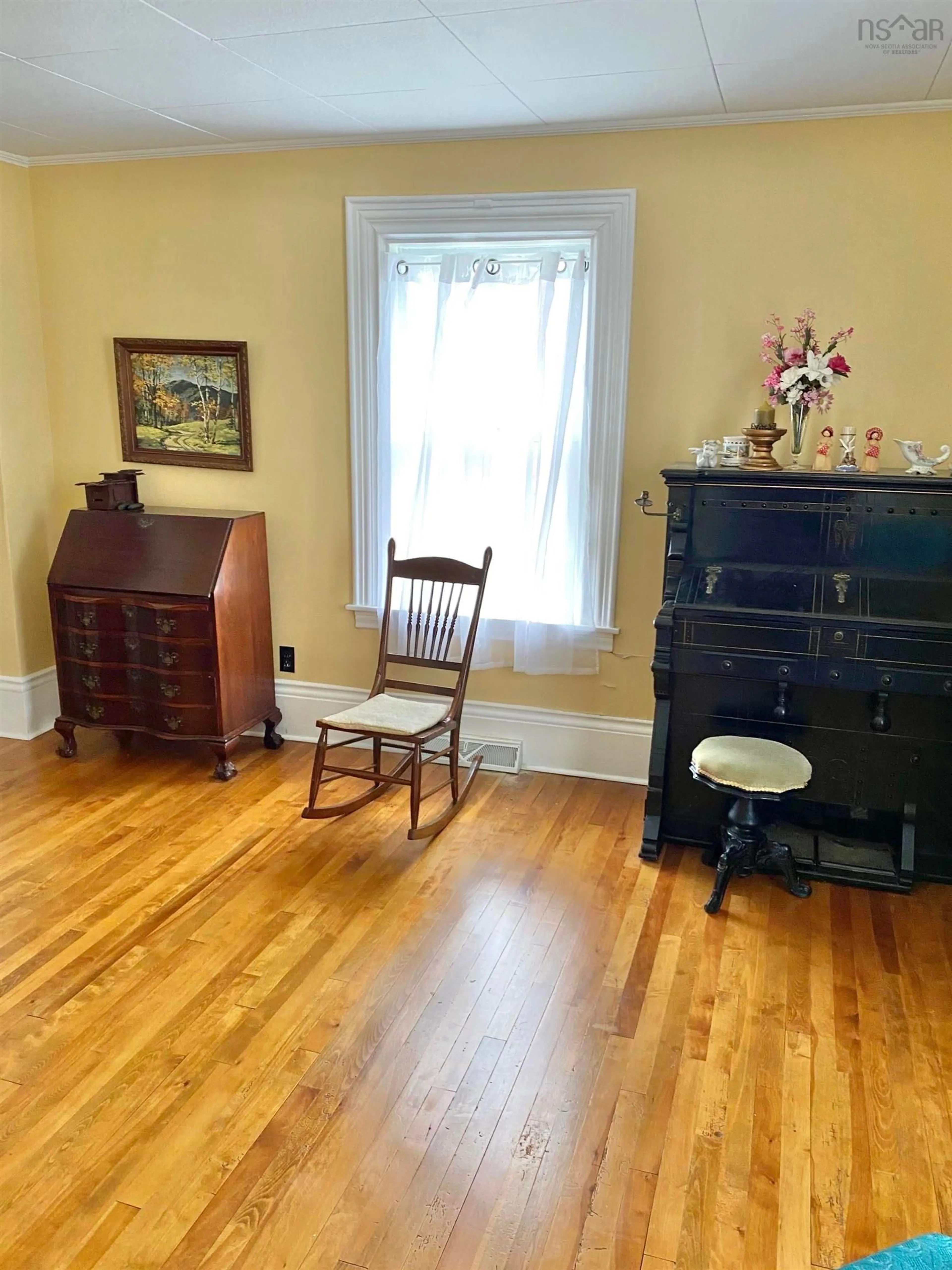 A pic of a room for 46 Highway 335, Pubnico Nova Scotia B0W 3S0