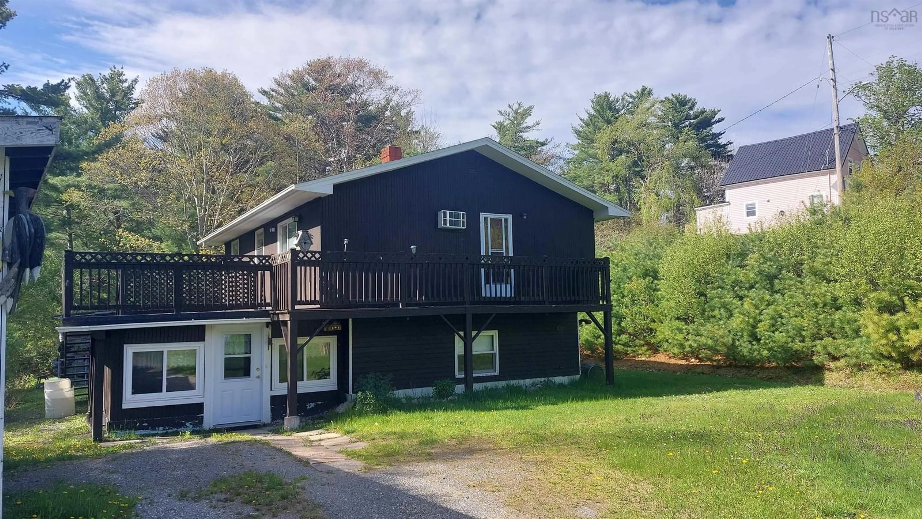A pic from outside/outdoor area/front of a property/back of a property/a pic from drone, unknown for 178 Fairmont St, Mahone Bay Nova Scotia B0J 2E0
