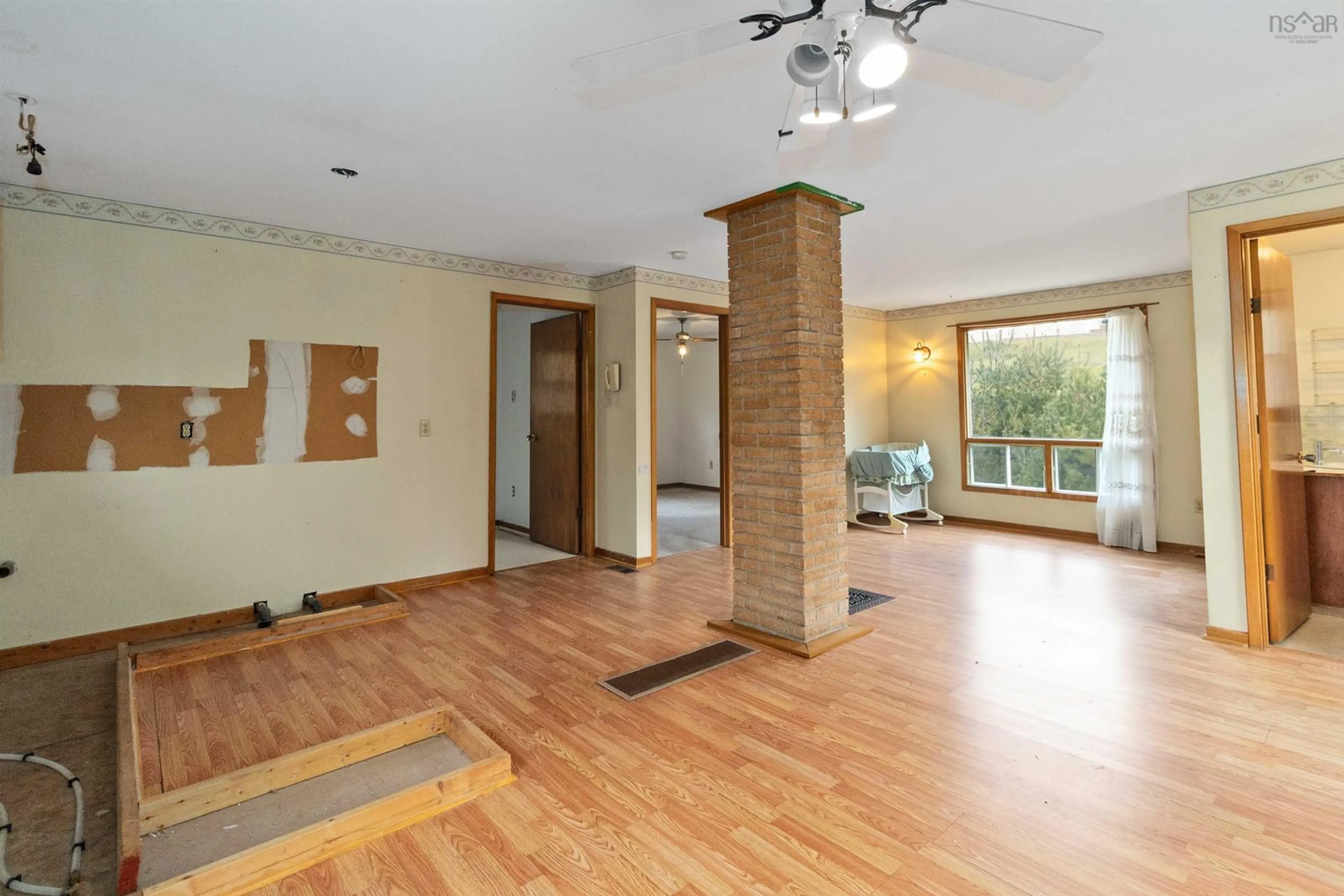 Indoor foyer for 178 Fairmont St, Mahone Bay Nova Scotia B0J 2E0