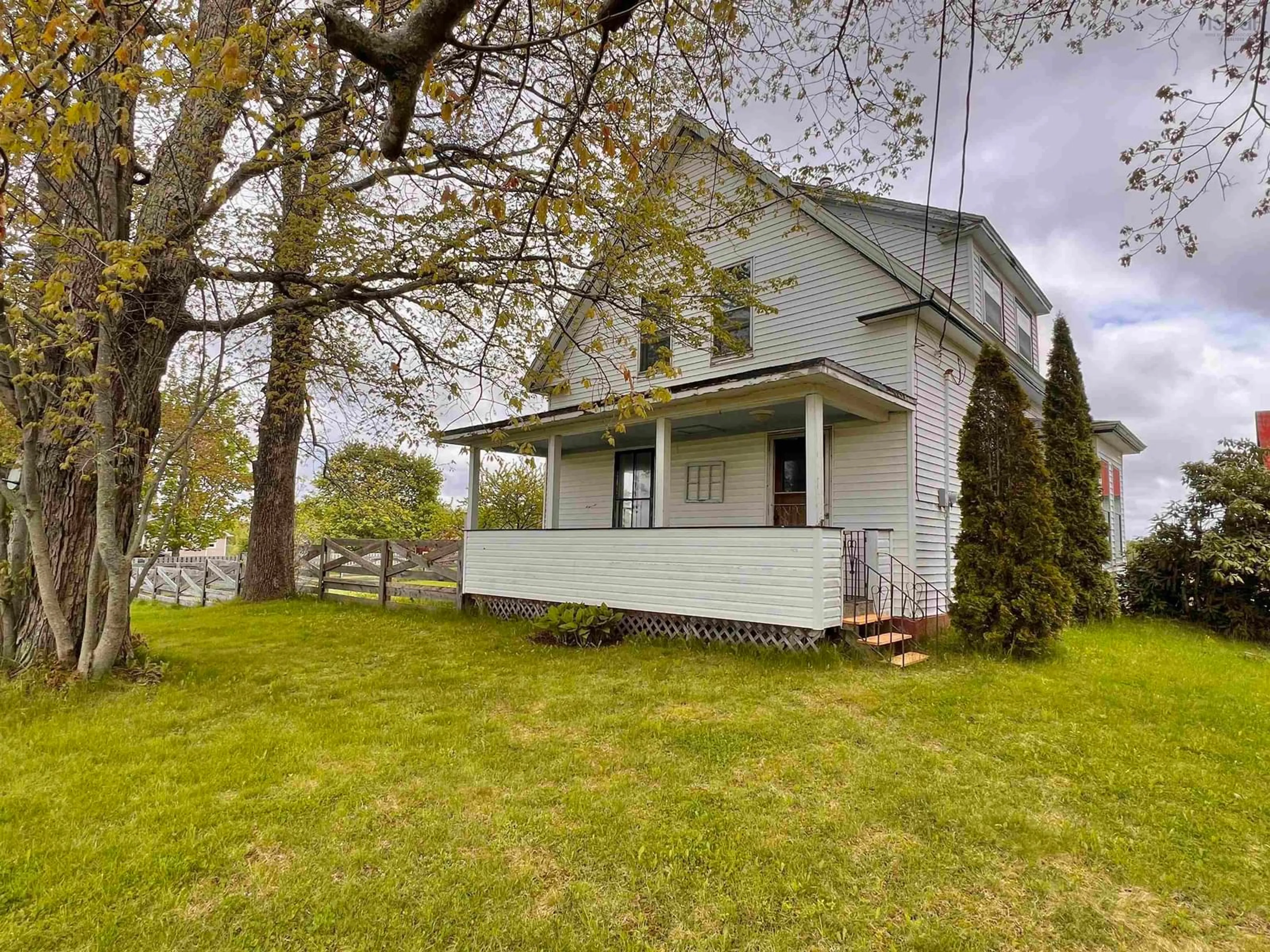 Home with vinyl exterior material, unknown for 7030 Aylesford Rd, Factorydale Nova Scotia B0P 1C0