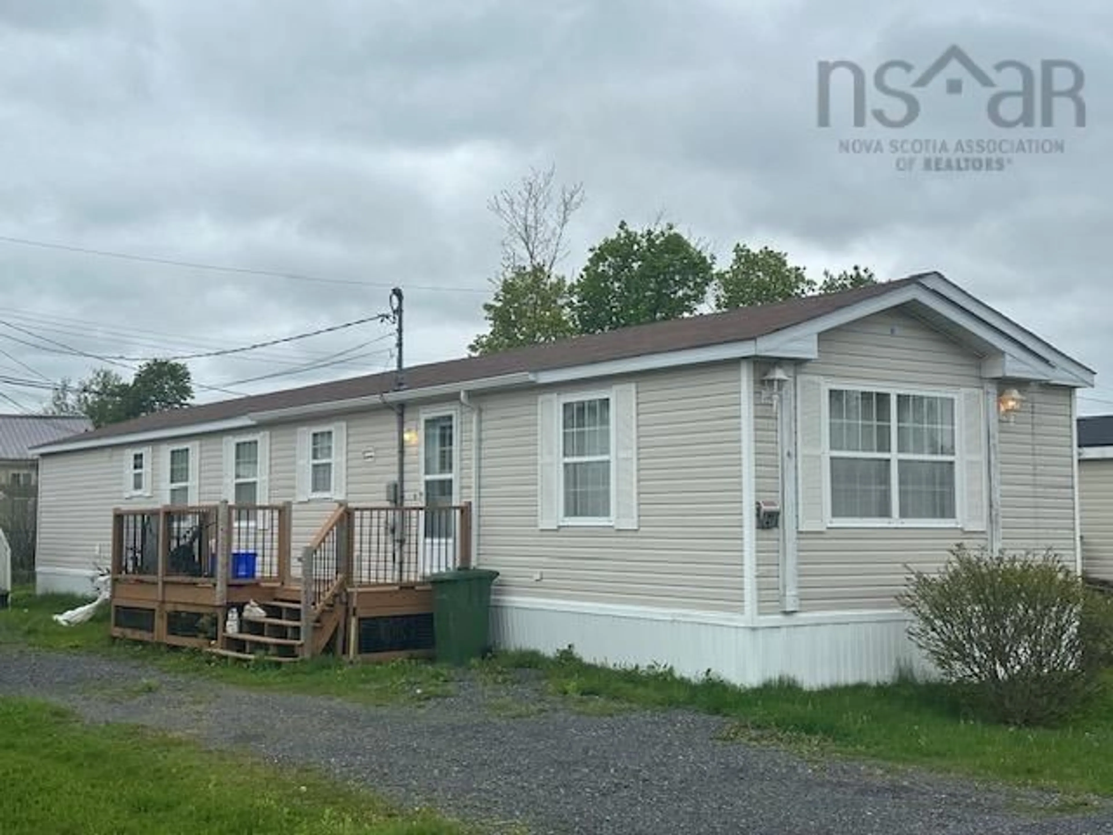 Home with vinyl exterior material, unknown for 21 High Street Estate, New Glasgow Nova Scotia B2H 4B9