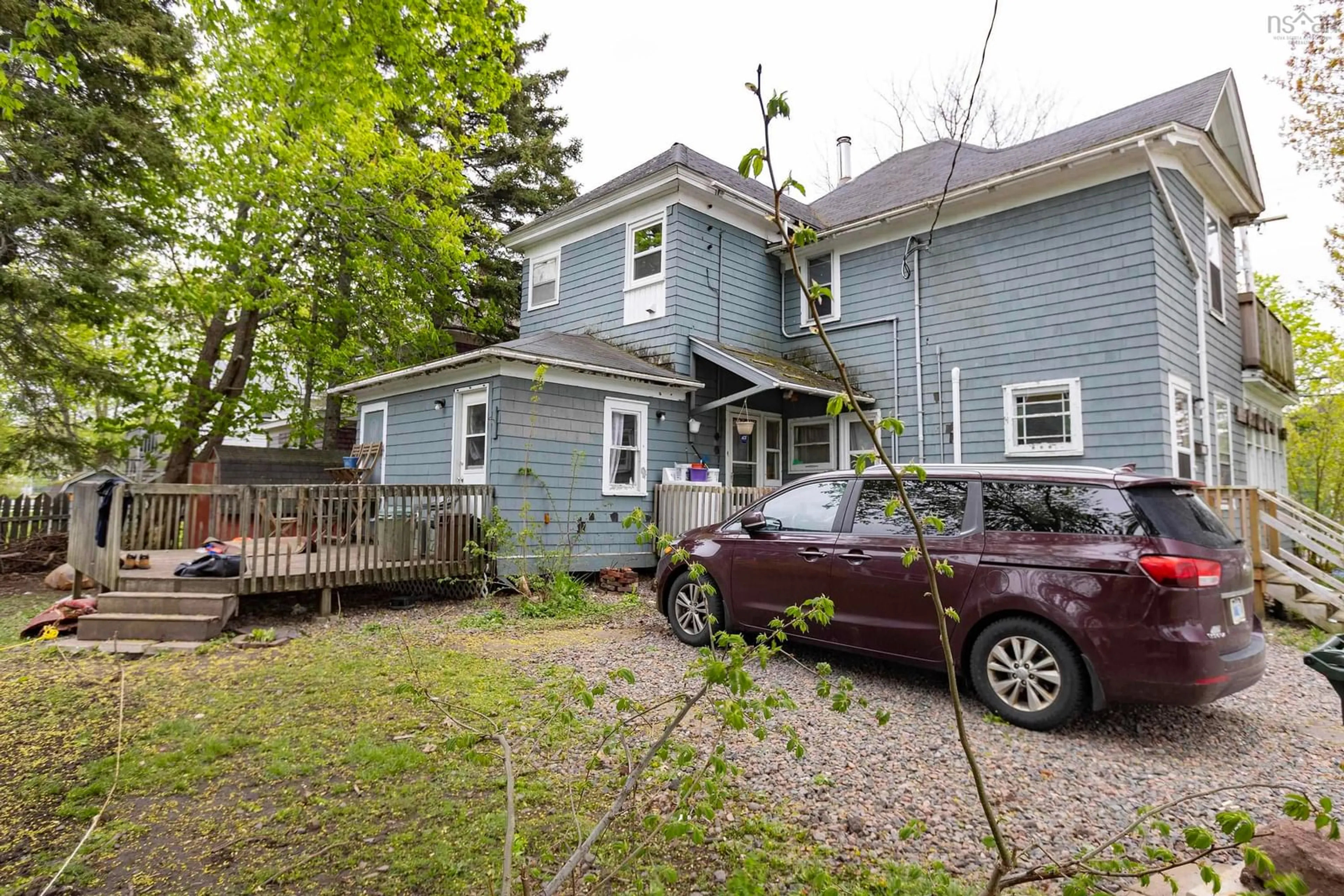 Patio, street for 130 Church St, Amherst Nova Scotia B4H 3C1