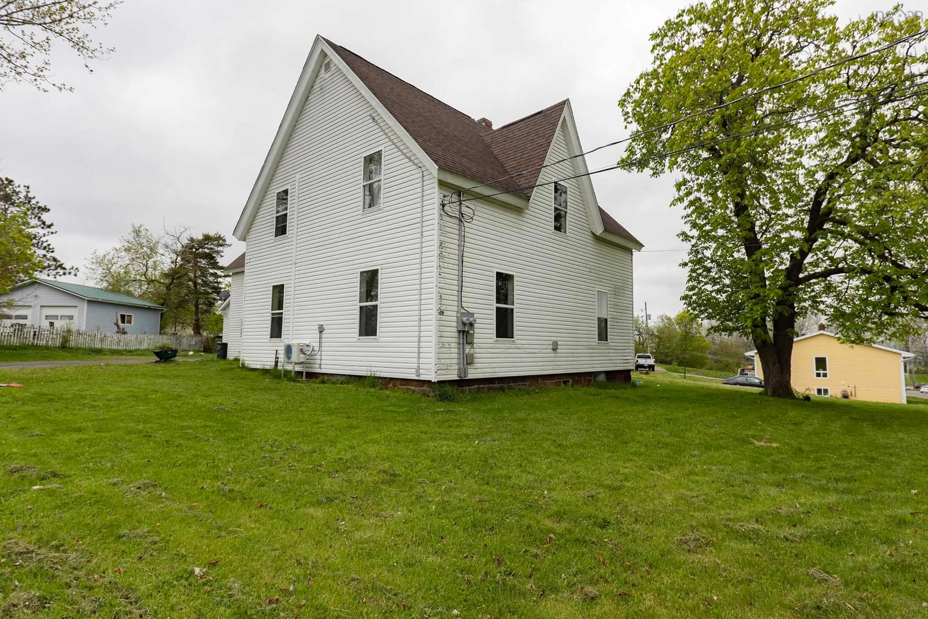 A pic from outside/outdoor area/front of a property/back of a property/a pic from drone, building for 11 Pleasant St, Amherst Nova Scotia B4H 3M5