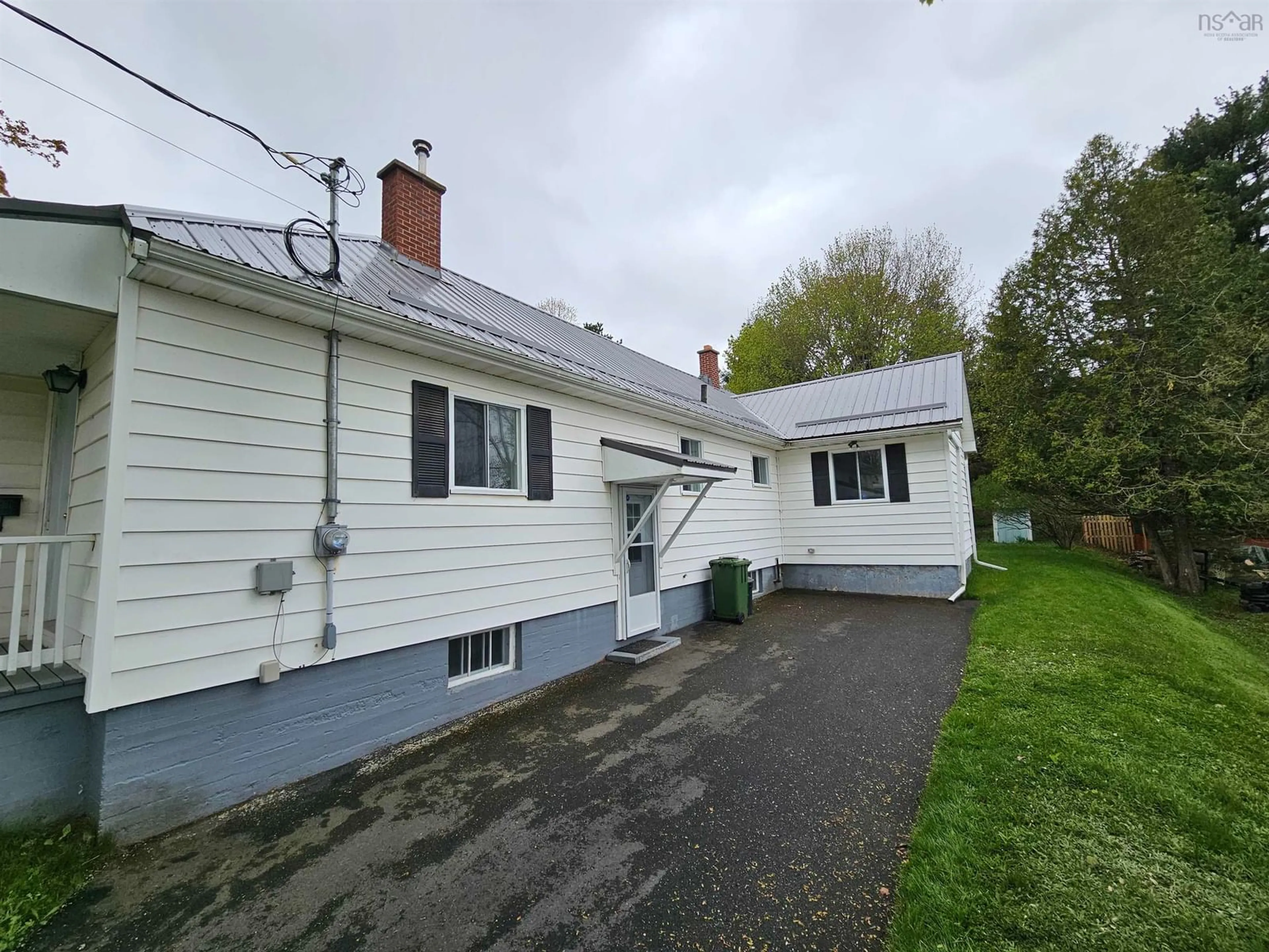 A pic from outside/outdoor area/front of a property/back of a property/a pic from drone, street for 98 Wood St, Truro Nova Scotia B2N 4T5