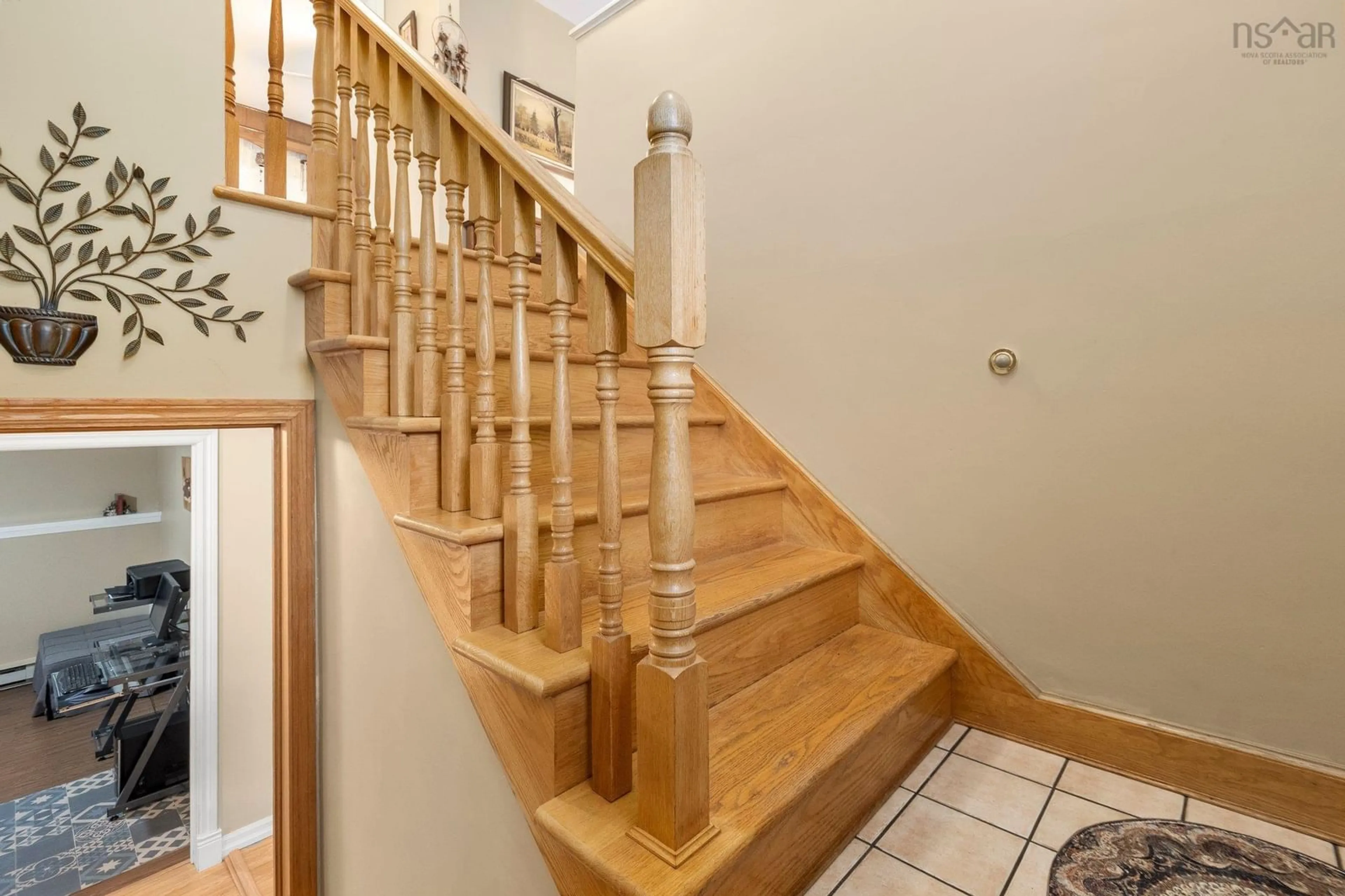 Stairs for 112 Marlboro Dr, Bridgewater Nova Scotia B4V 2Y3