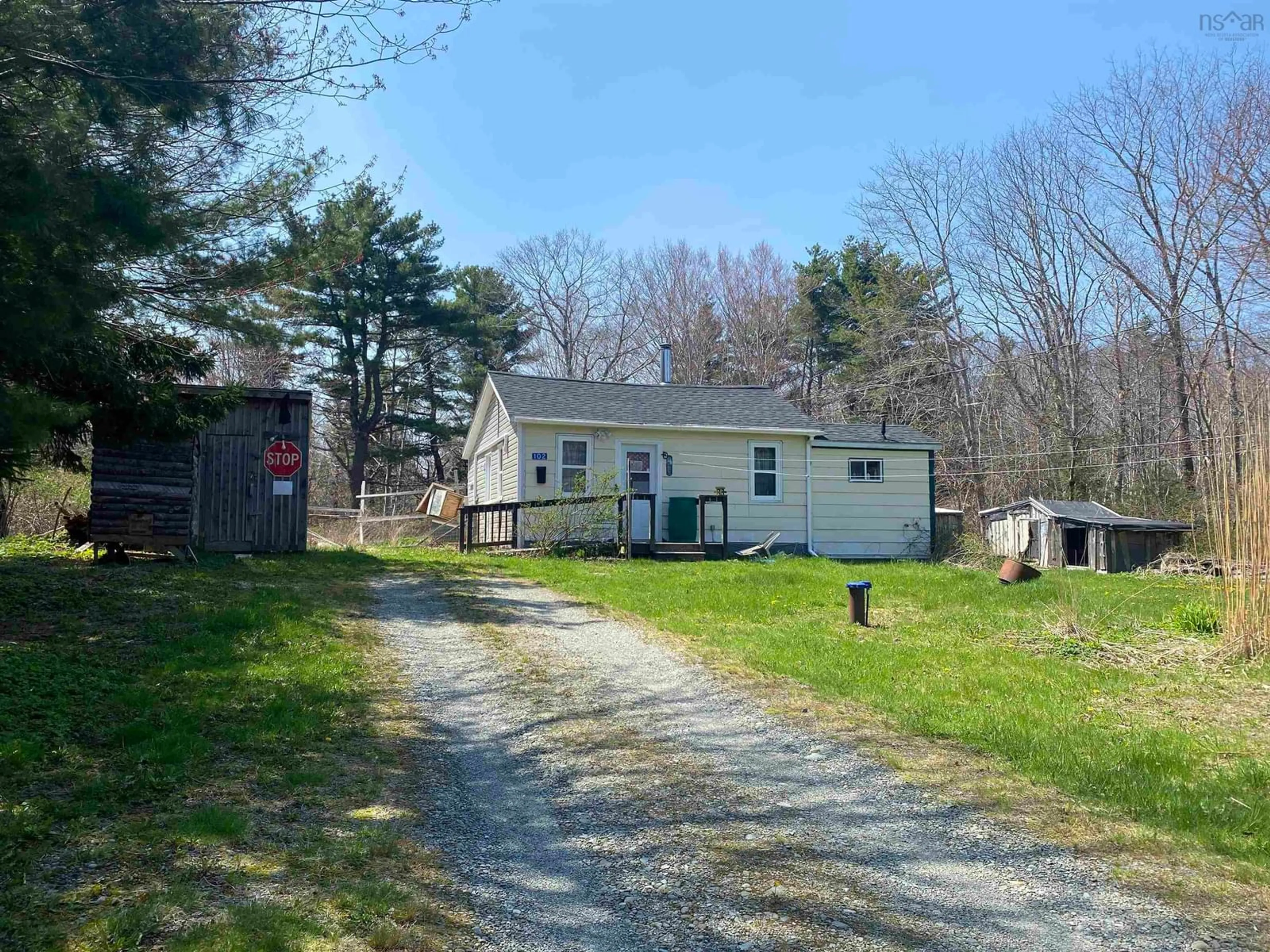 A pic from outside/outdoor area/front of a property/back of a property/a pic from drone, street for 102 Tupper St, Milton Nova Scotia B0T 1P0