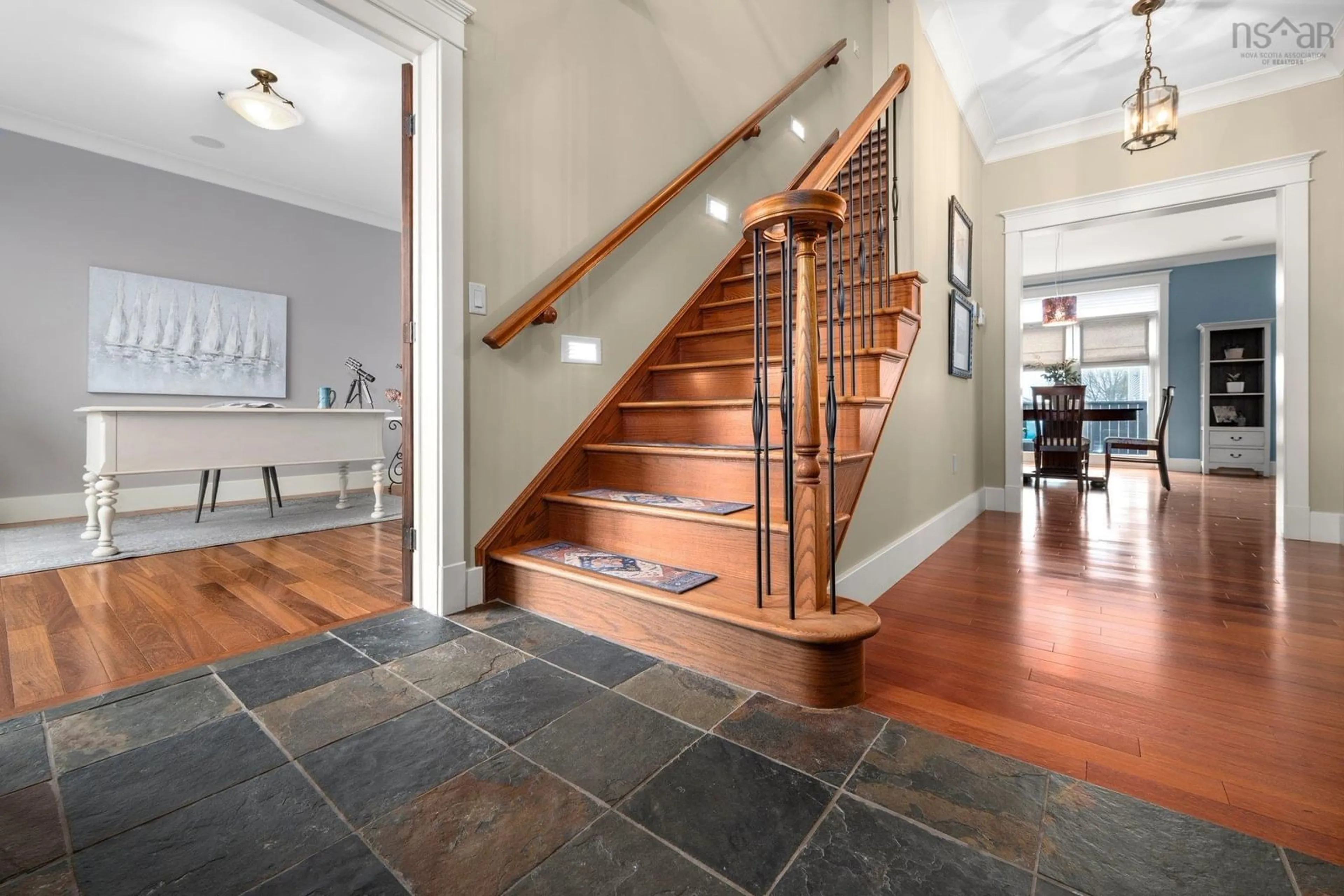 Indoor entryway for 90 Drillio Cres, Halifax Nova Scotia B3N 3K7