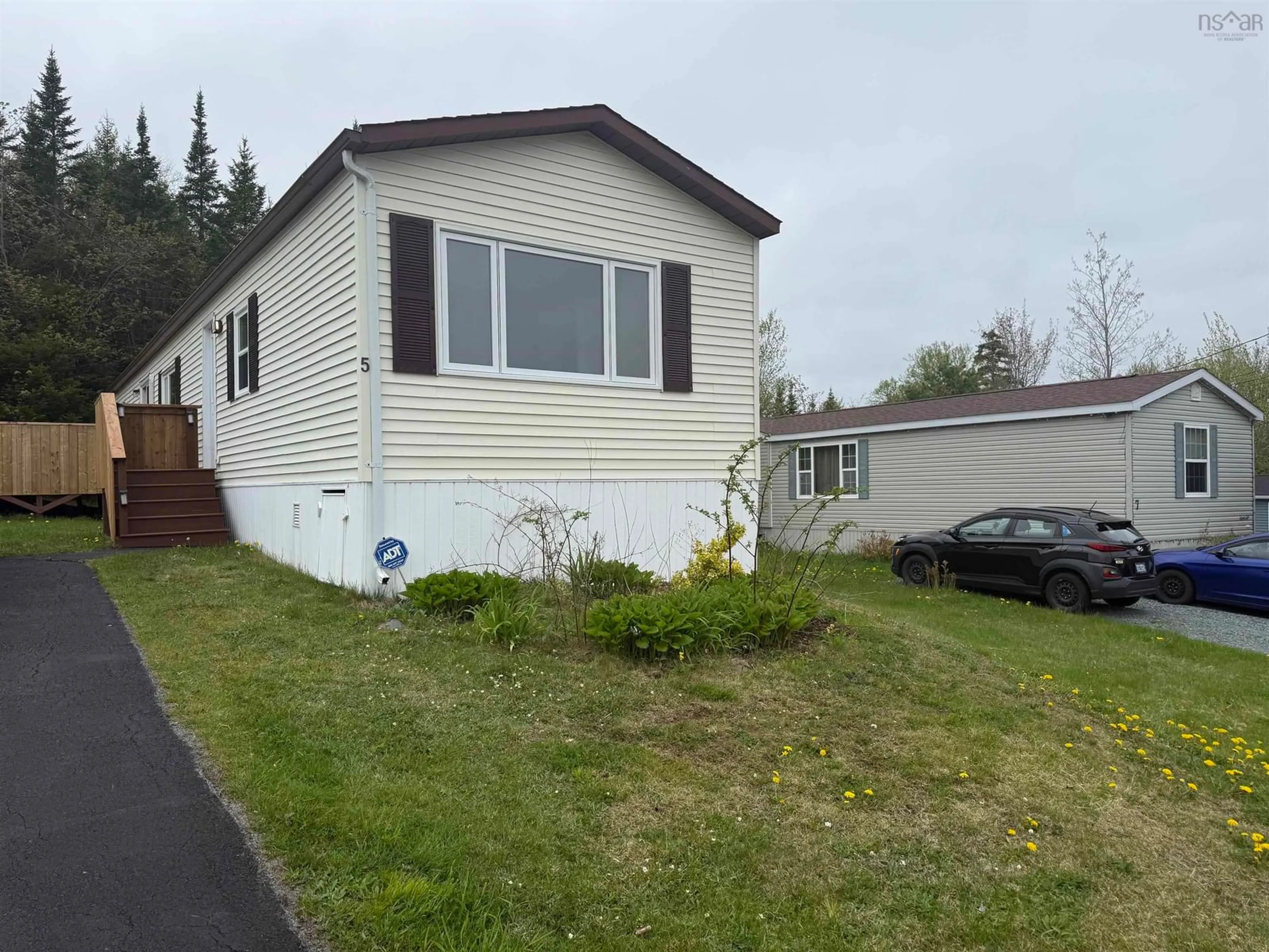 Home with vinyl exterior material, unknown for 5 Bumpy Lane, Lake Echo Nova Scotia B3E 1B9