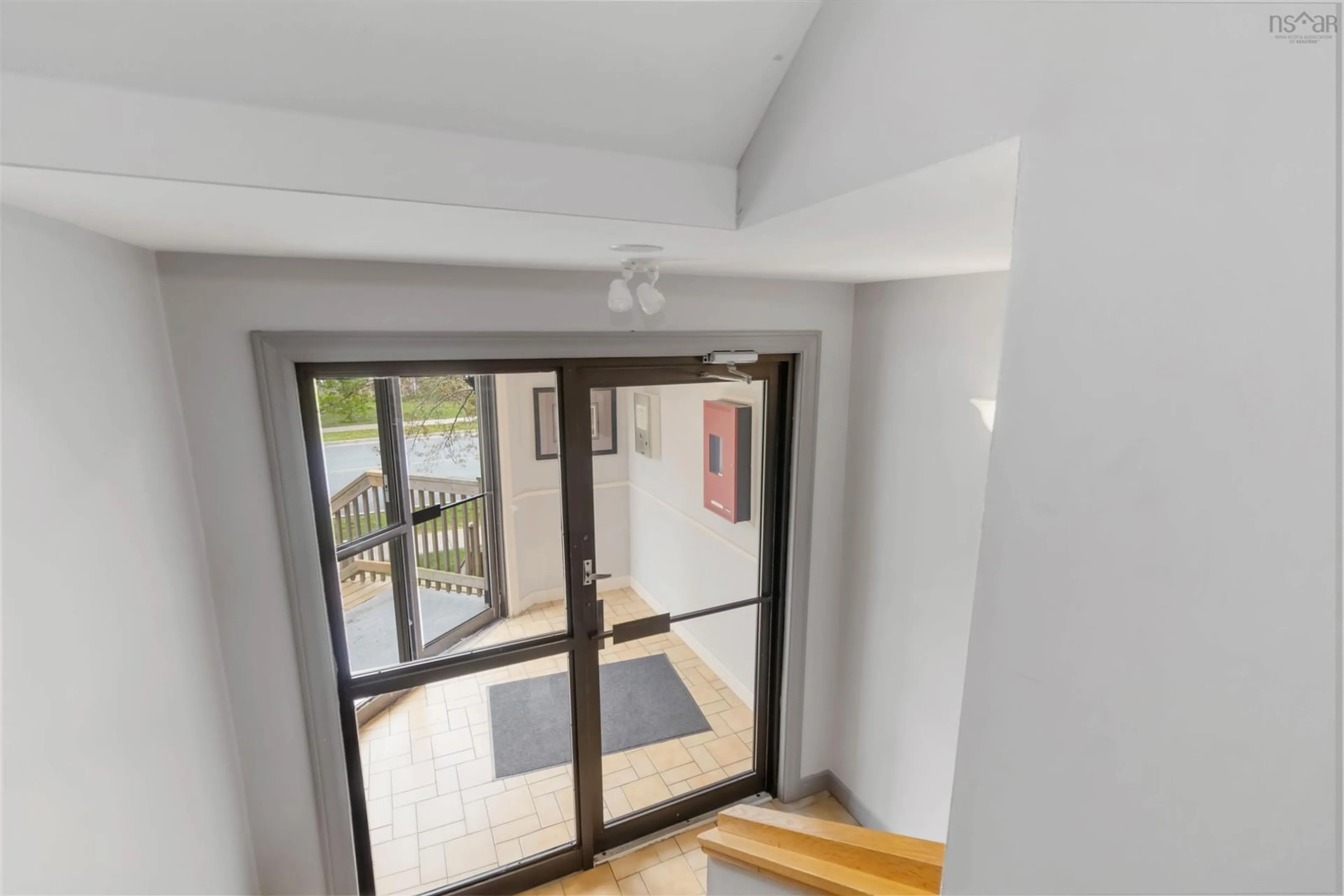 Indoor foyer for 182 Farnham Gate Rd #204, Halifax Nova Scotia B3M 4C4