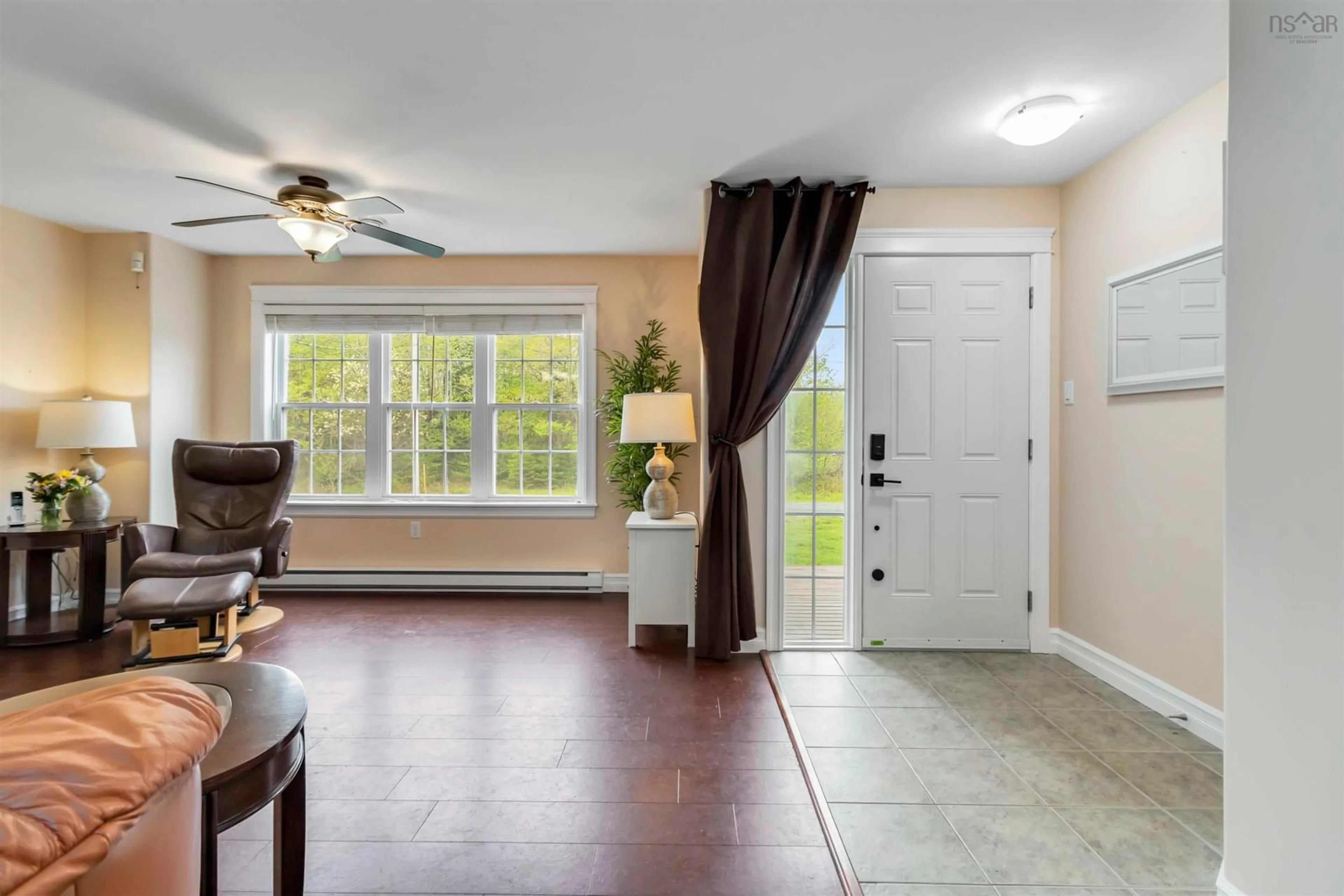 Indoor entryway for 130 Tomahawk Run, Hammonds Plains Nova Scotia B4B 1Z5