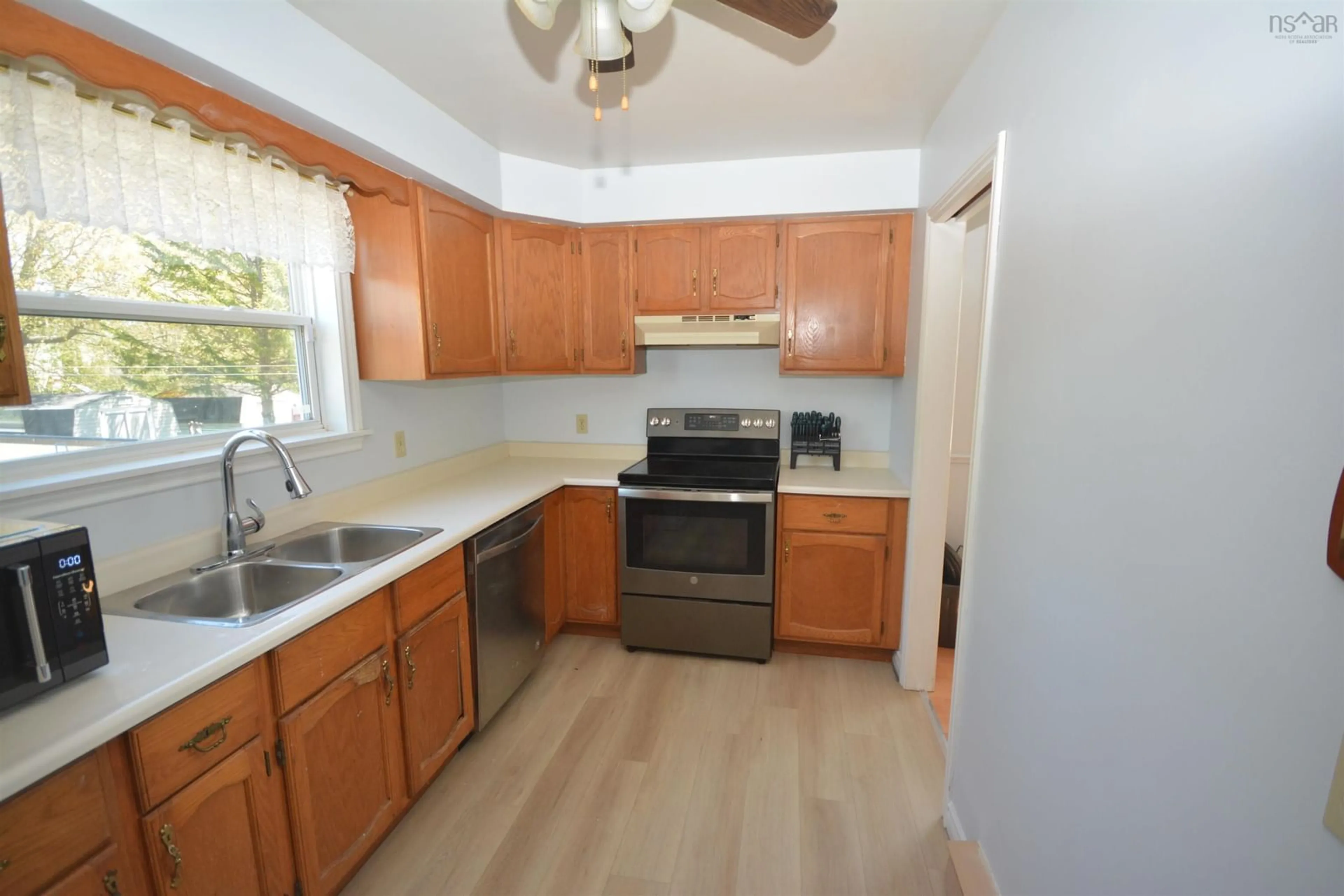 Standard kitchen, unknown for 78 Hartlen Ave, Halifax Nova Scotia B3R 1R6