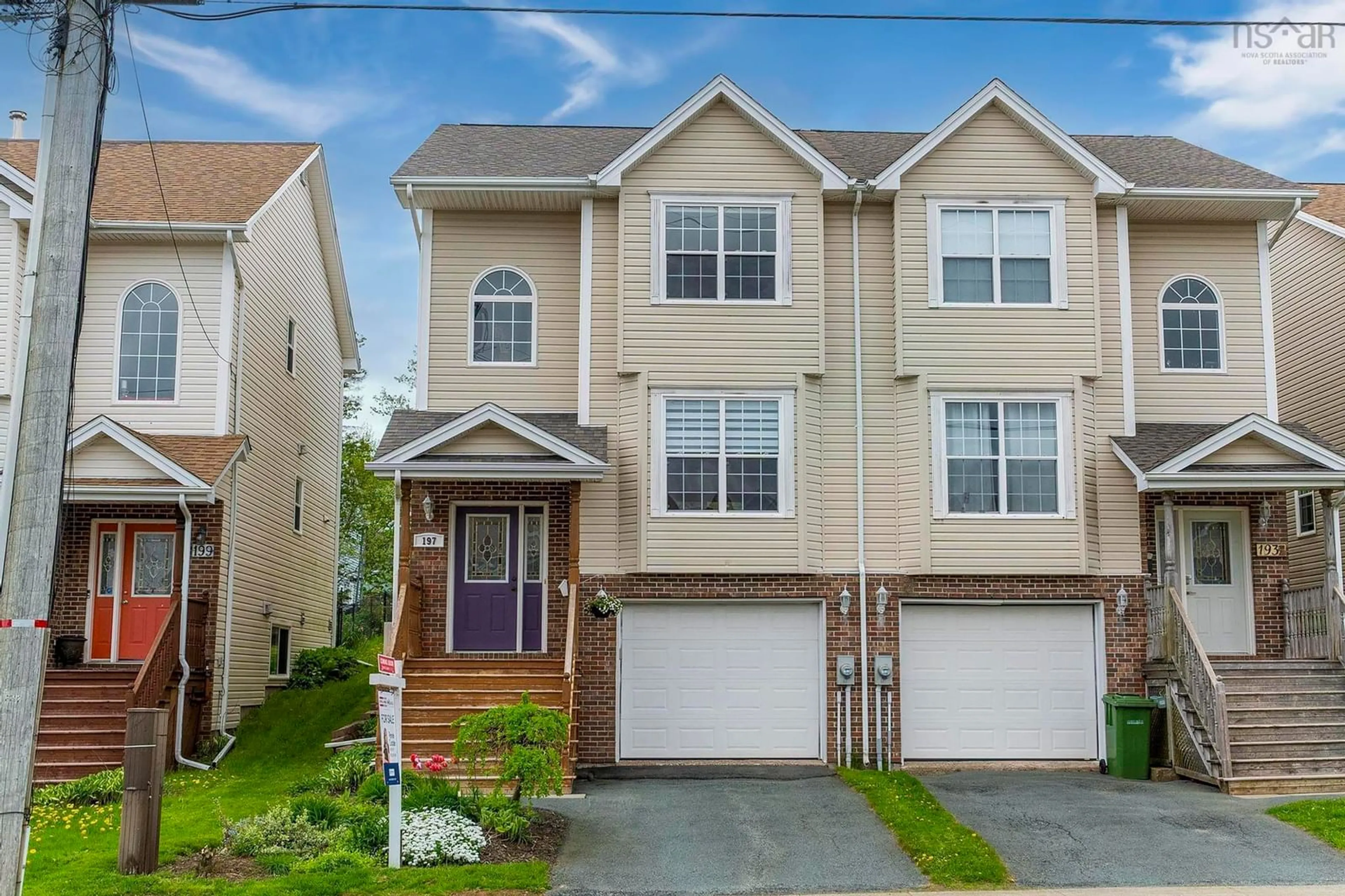 Home with vinyl exterior material, street for 197 Green Village Lane, Dartmouth Nova Scotia B2Y 4V5