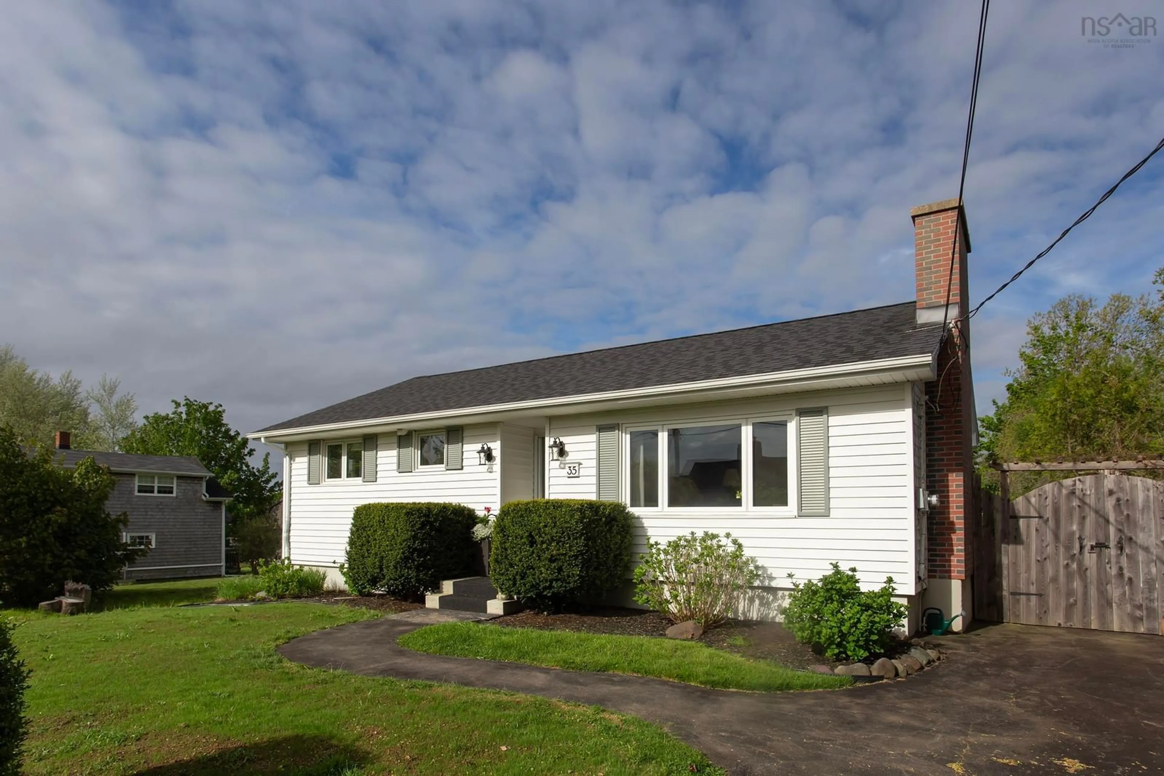 Home with vinyl exterior material, street for 35 Montague Row, Digby Nova Scotia B0V 1A0
