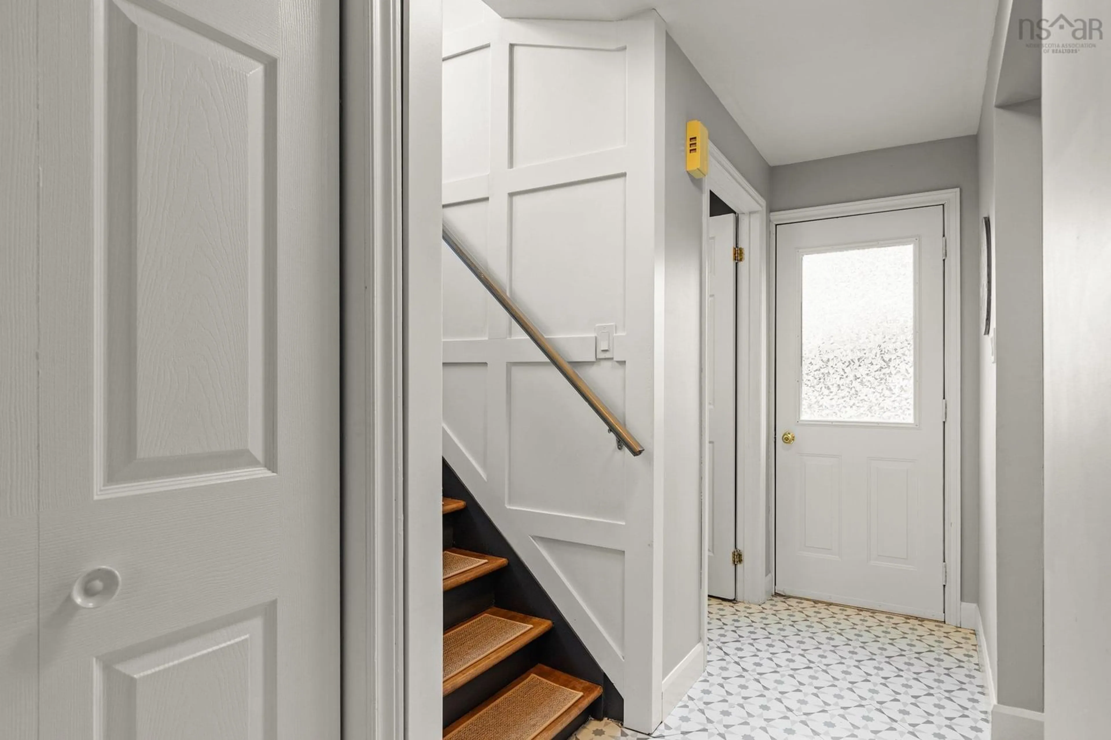 Indoor entryway for 19282 Highway 2, Fort Ellis Nova Scotia B0N 2J0