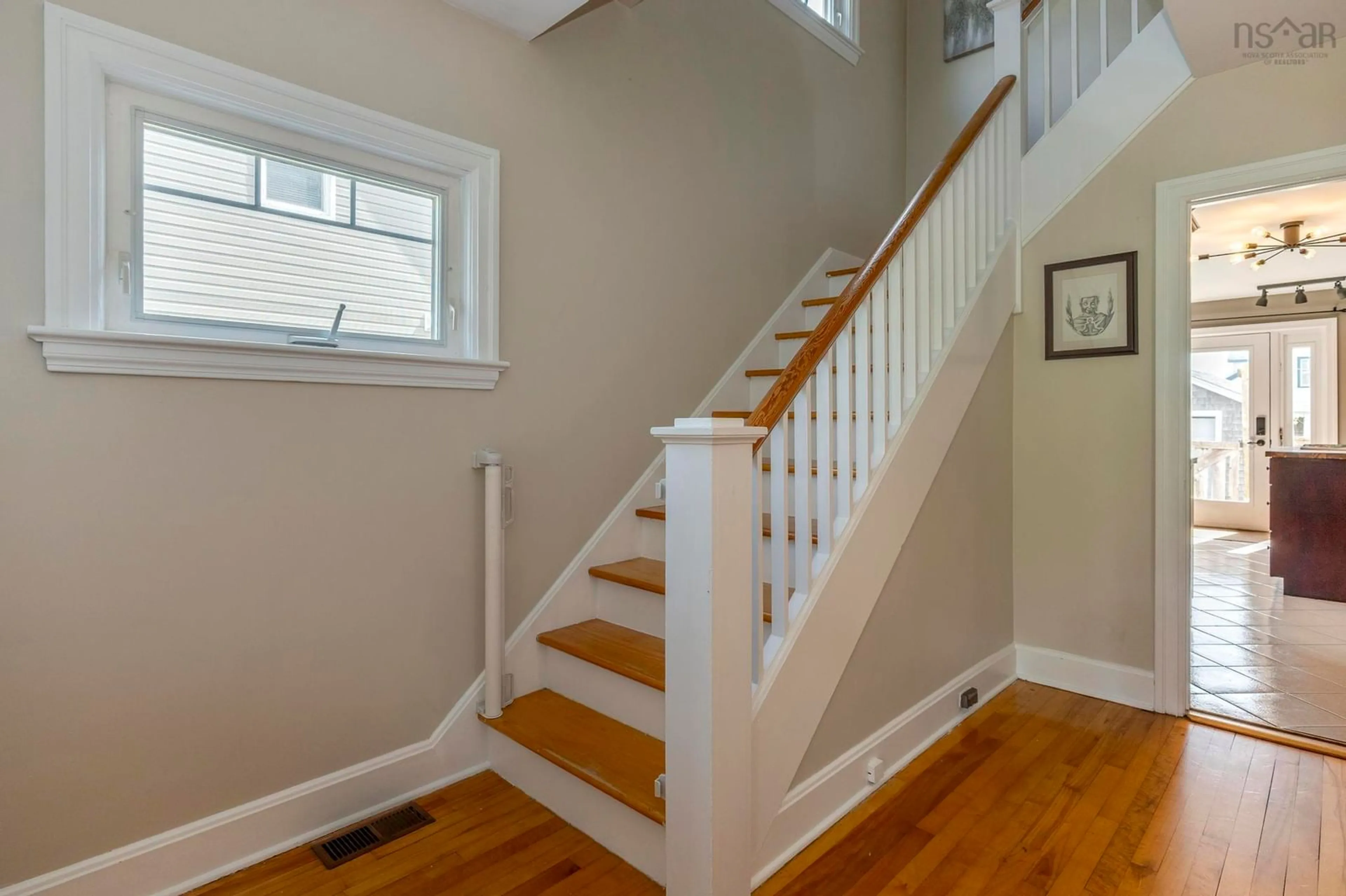 Stairs for 42 Esdaile Ave, Dartmouth Nova Scotia B2Y 3N6