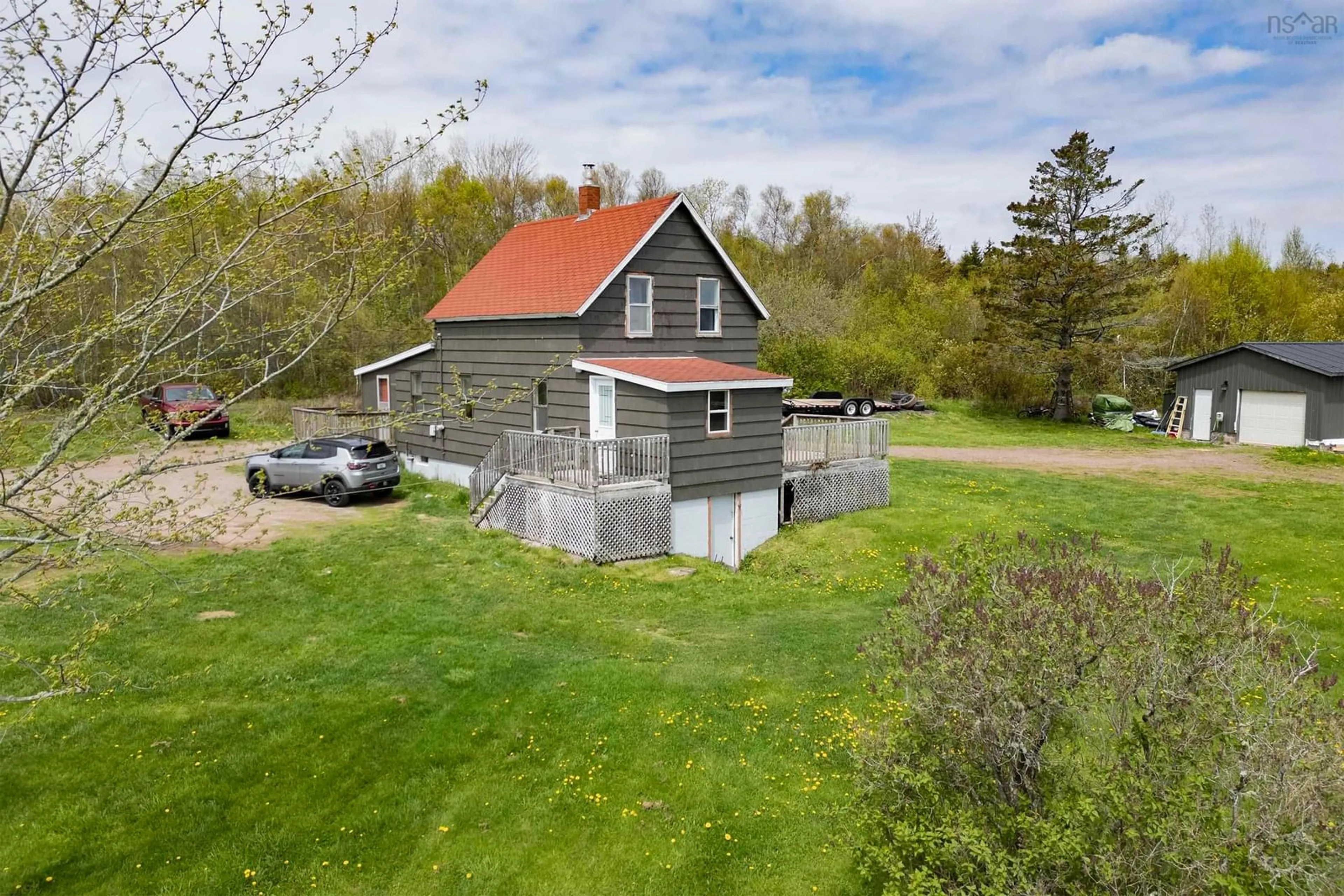 A pic from outside/outdoor area/front of a property/back of a property/a pic from drone, building for 527 Pit Rd, River Hebert Nova Scotia B0L 1G0