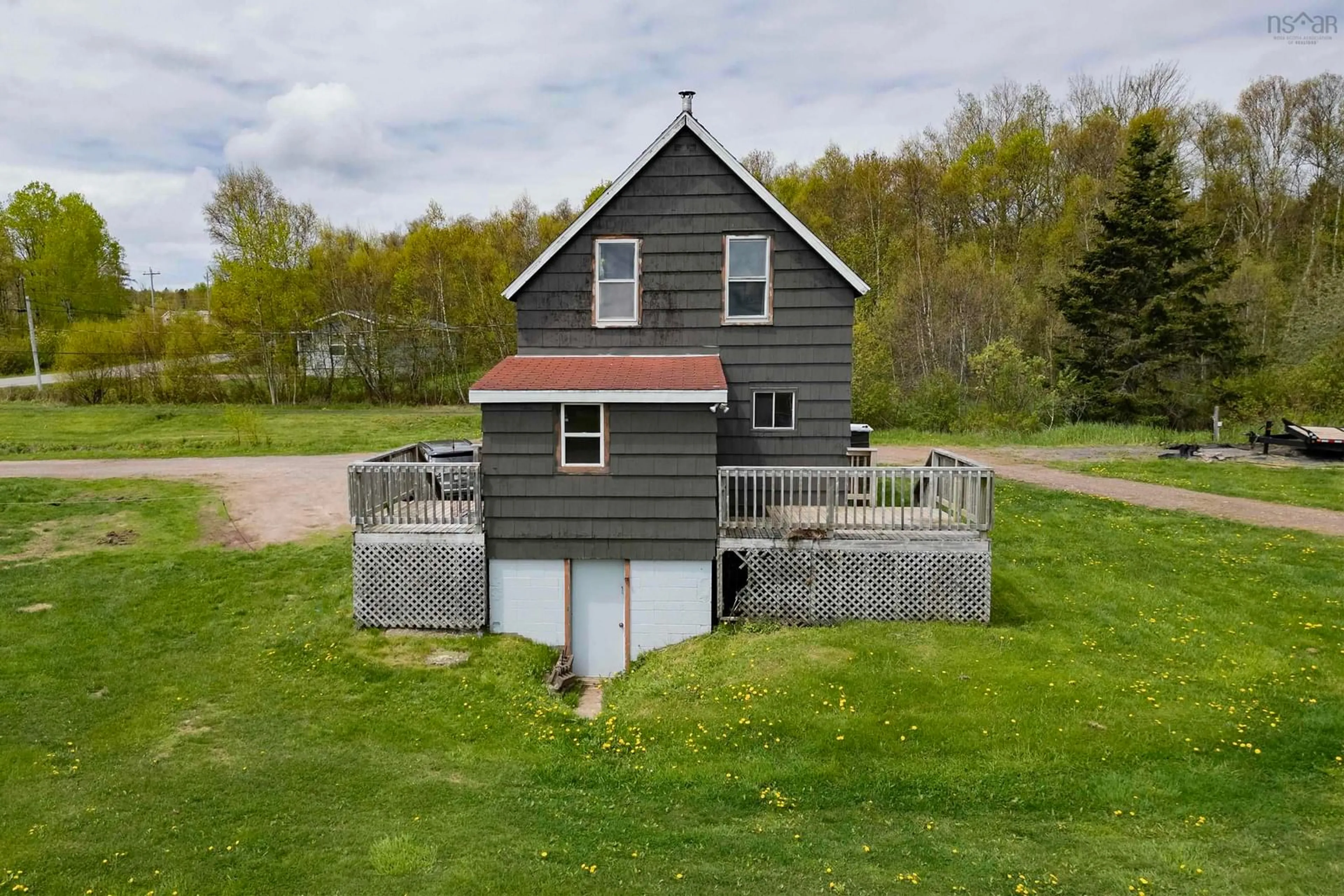 A pic from outside/outdoor area/front of a property/back of a property/a pic from drone, building for 527 Pit Rd, River Hebert Nova Scotia B0L 1G0
