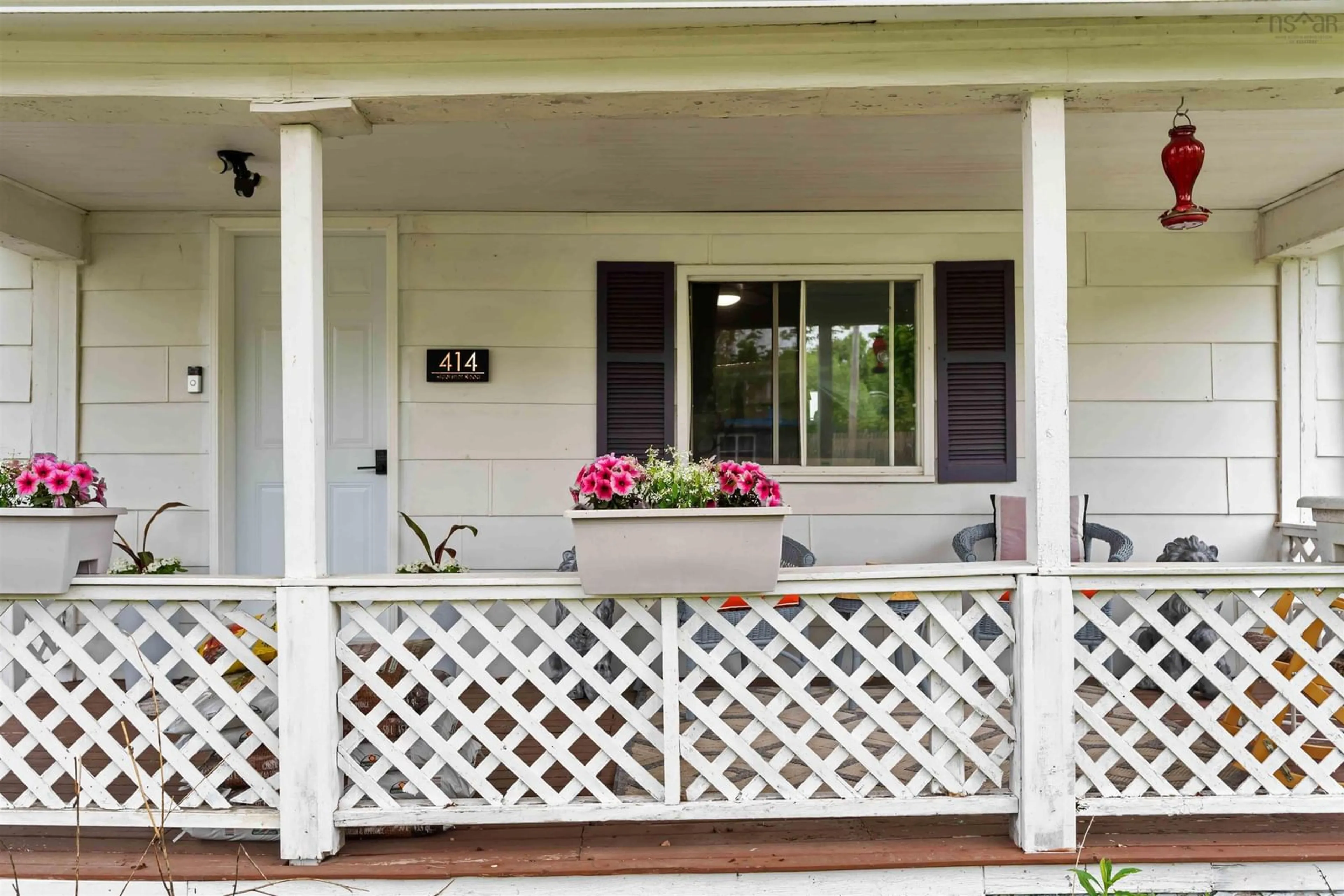 Home with vinyl exterior material, street for 414 Aldershot Rd, Kentville Nova Scotia B4N 3A1