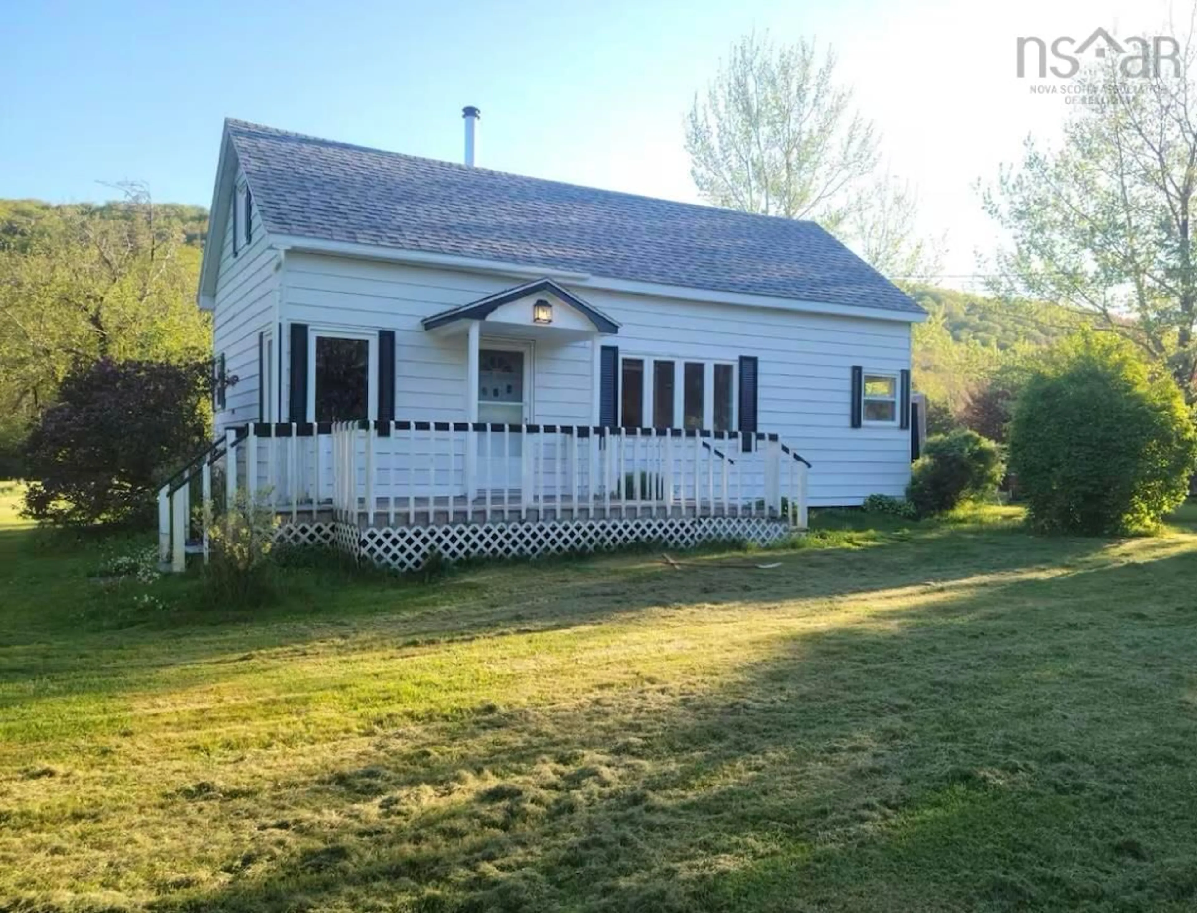 Home with vinyl exterior material, building for 16547 316 Hwy, Country Harbour Nova Scotia B0H 1J0