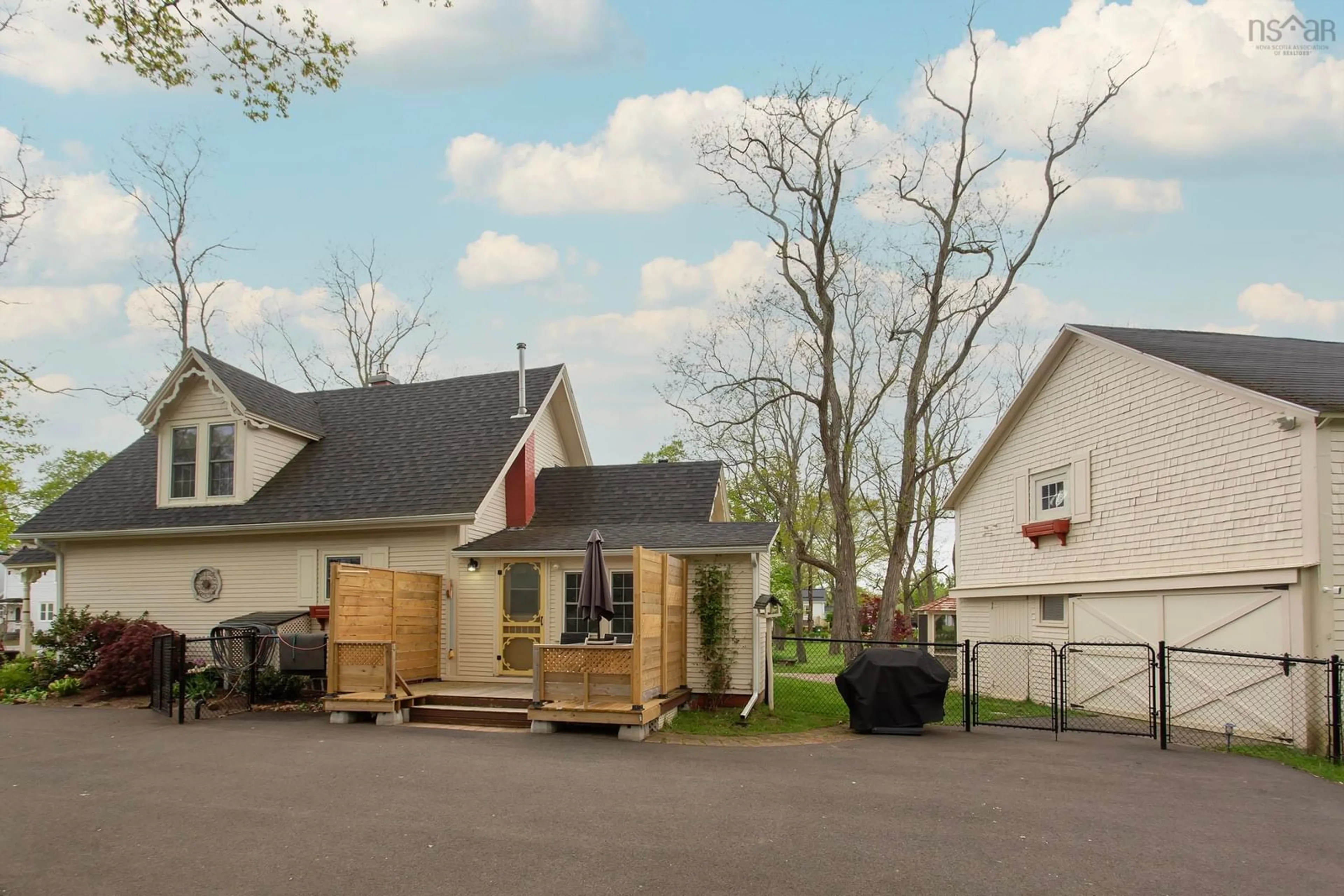 Patio, street for 2151 Highway 1, Auburn Nova Scotia B0P 1A0