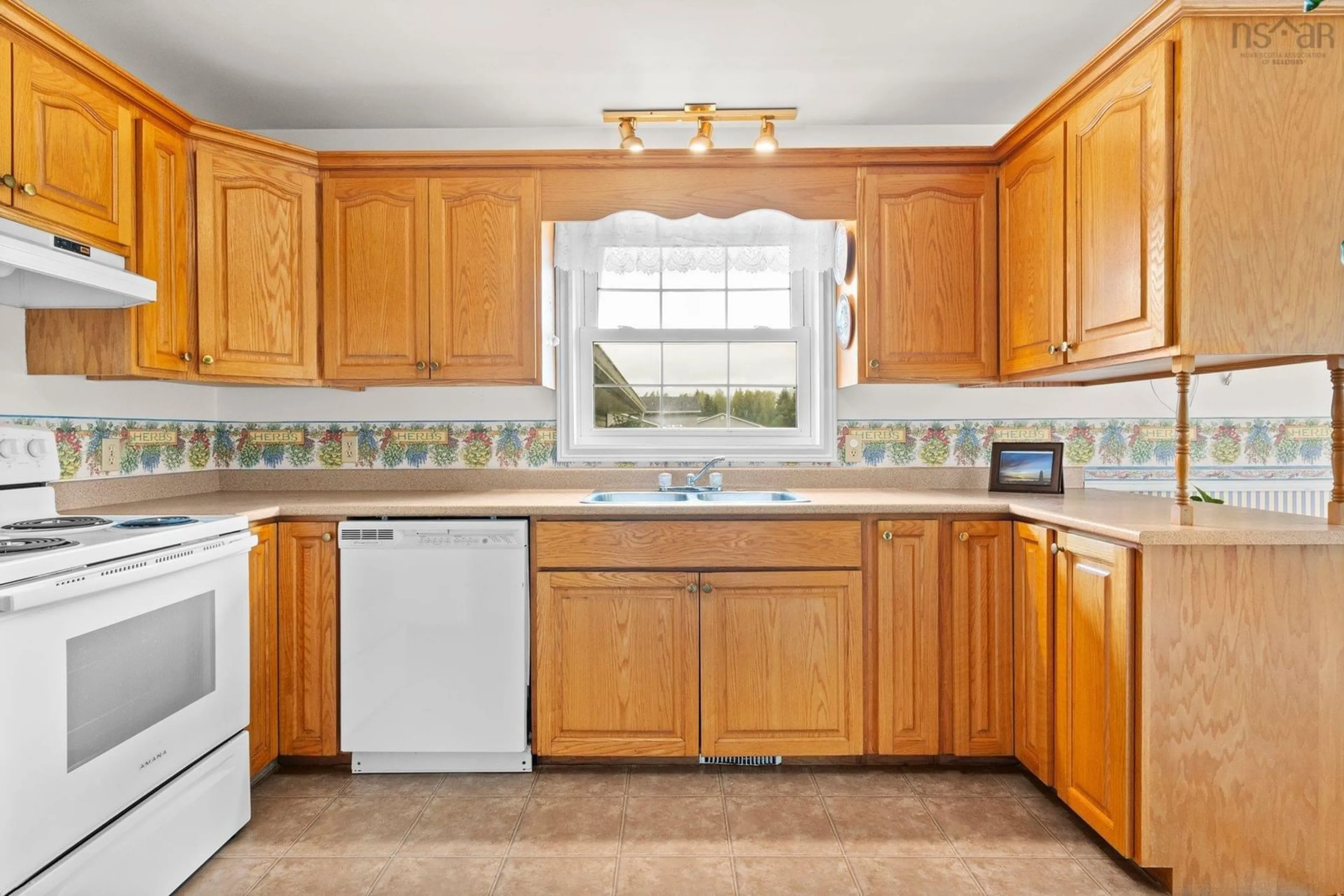 Standard kitchen, ceramic/tile floor for 54 Old Truro Rd, Elmsdale Nova Scotia B2S 1K8