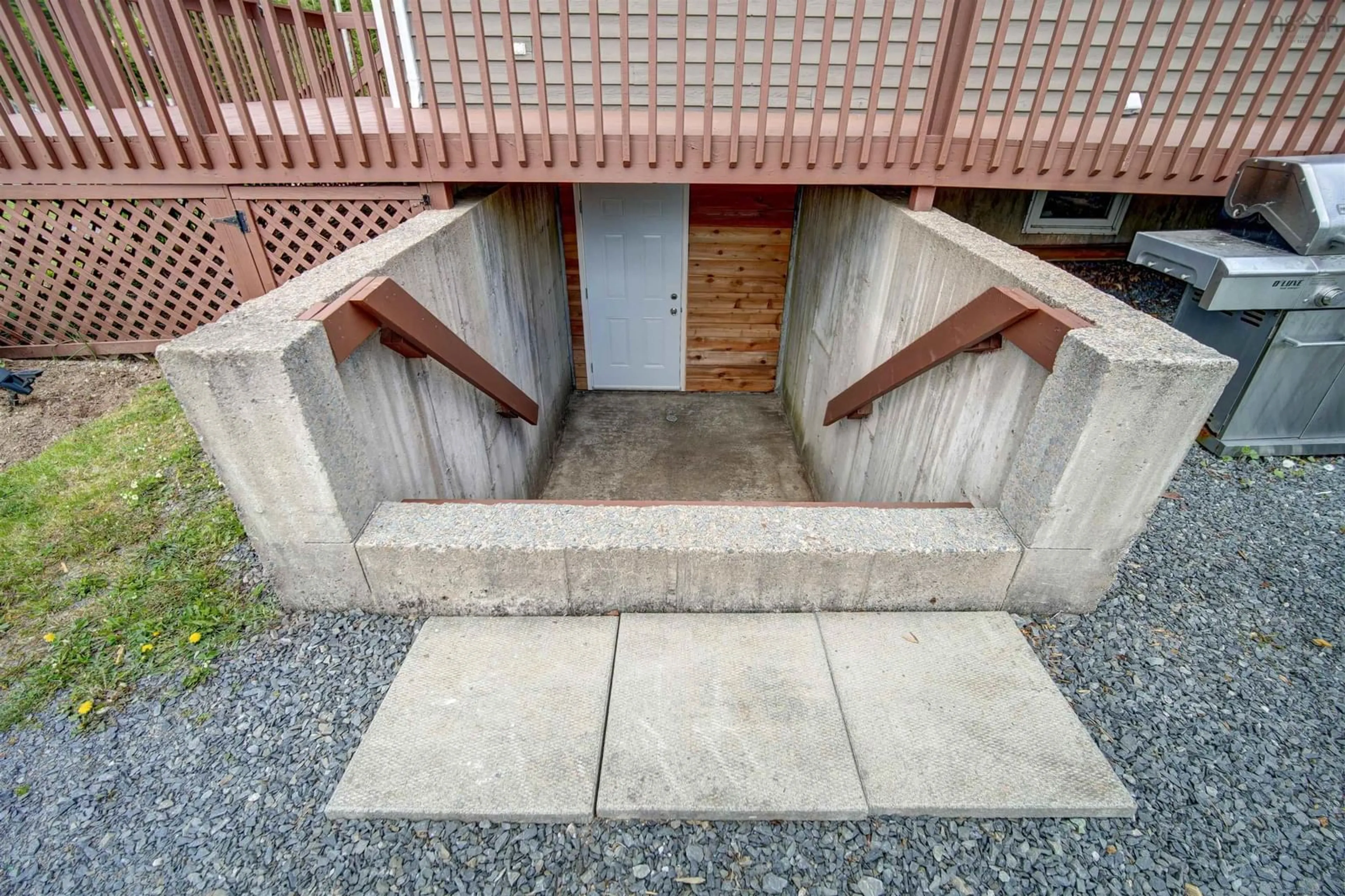 Stairs for 16 Forest Glade Dr, Hatchet Lake Nova Scotia B3T 1R6