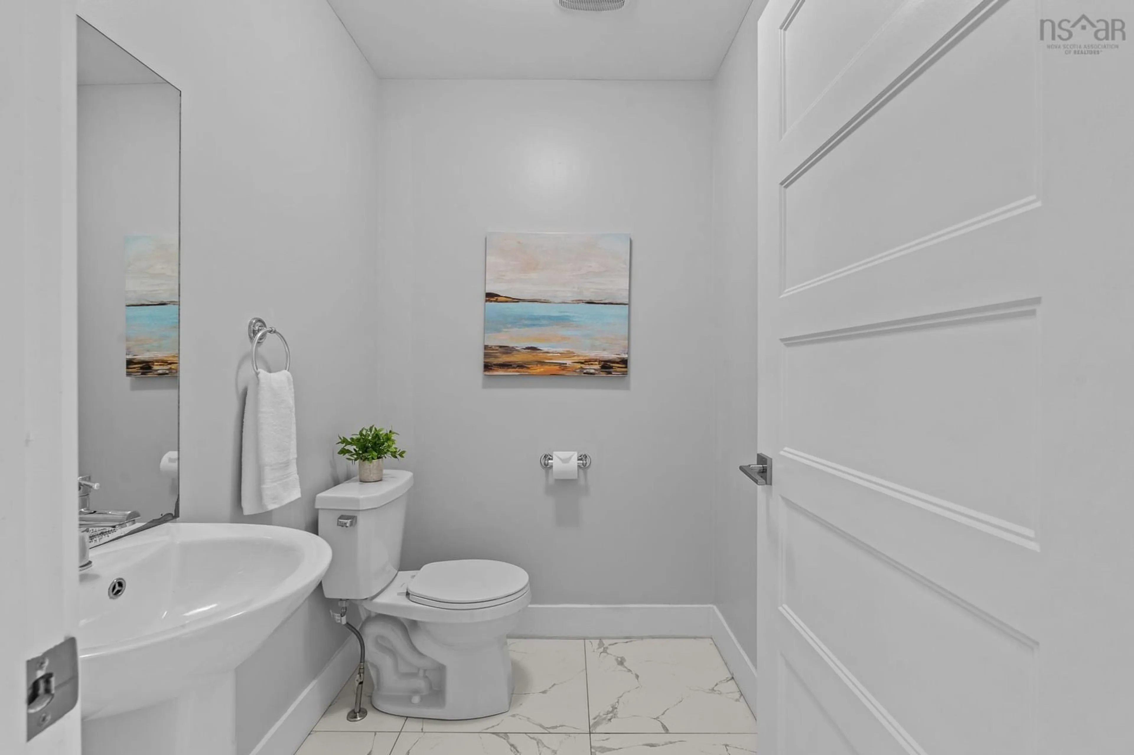 Standard bathroom, ceramic/tile floor for 39 Gala Crt, Halifax Nova Scotia B3R 0G4