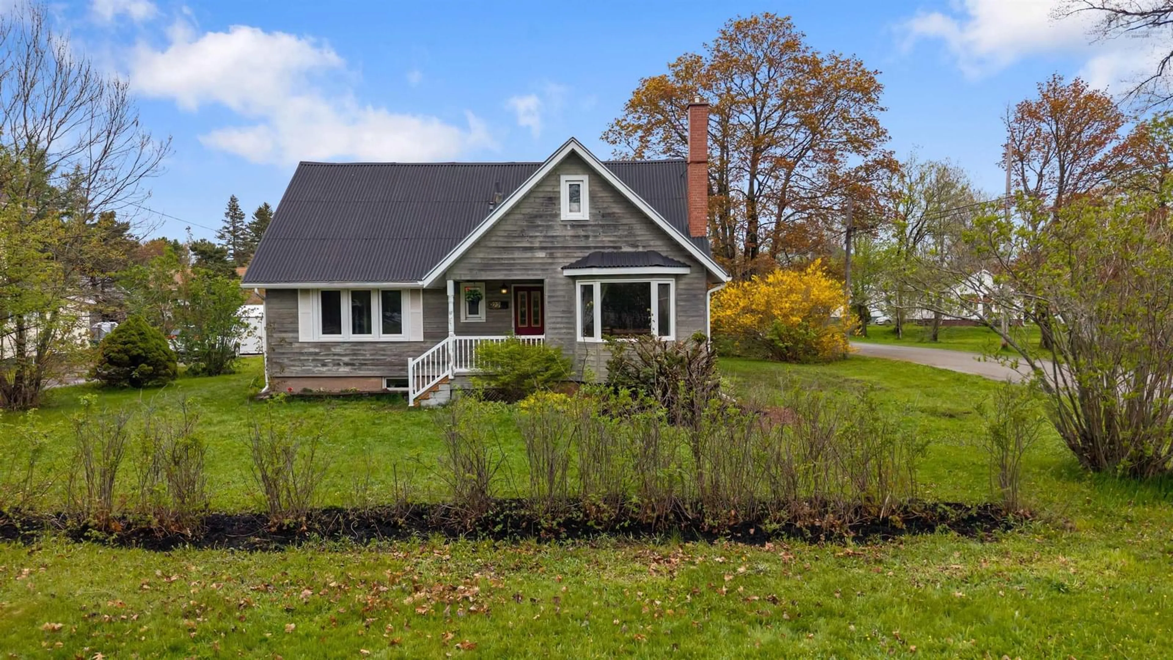 Home with vinyl exterior material, unknown for 22 Regent St, Amherst Nova Scotia B4H 3S7