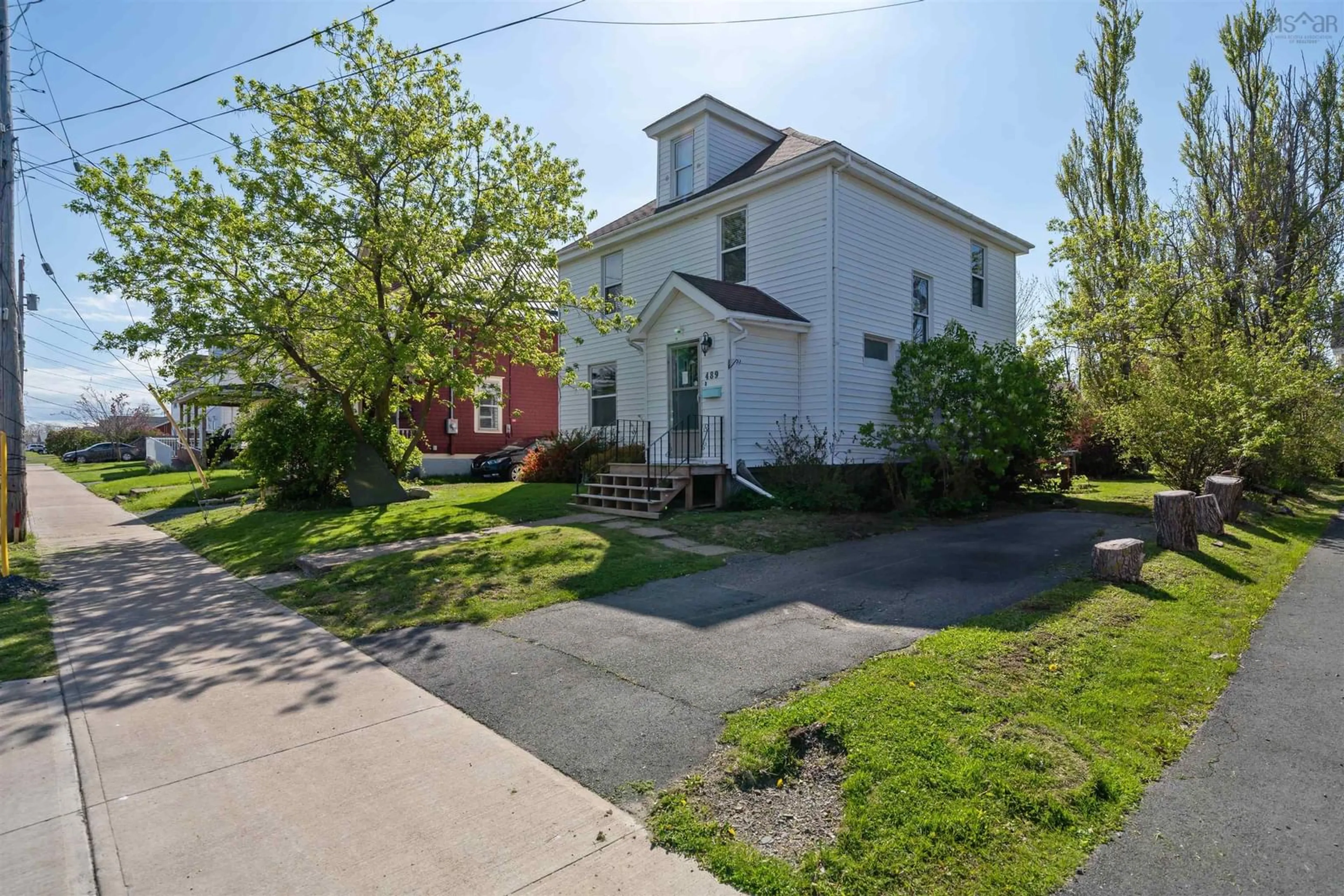 A pic from outside/outdoor area/front of a property/back of a property/a pic from drone, street for 489 South Frederick St, New Glasgow Nova Scotia B2H 5N2