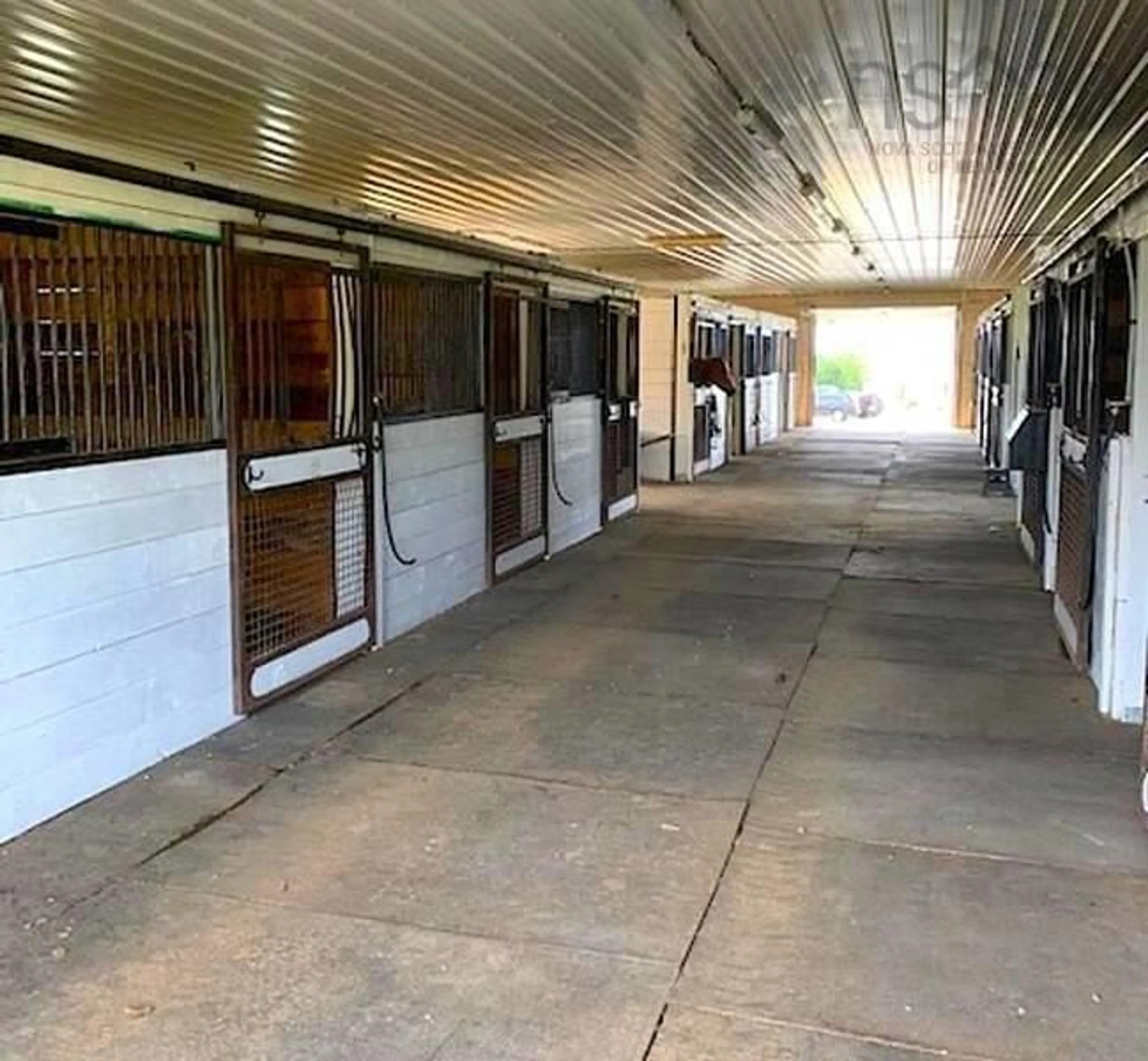 Indoor foyer for 663 Cross 3 Rd, Mount Uniacke Nova Scotia B0N 1Z0