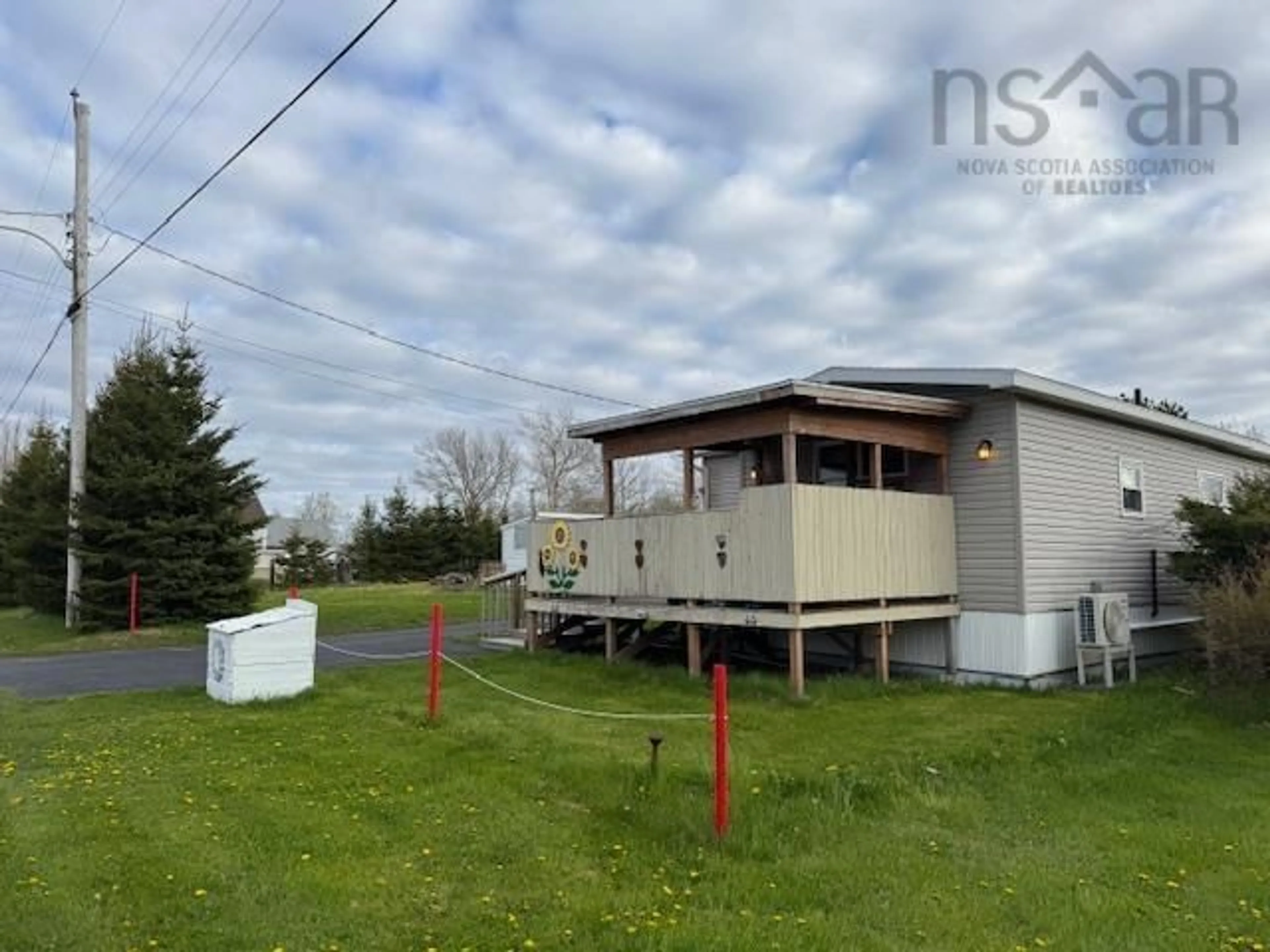 A pic from outside/outdoor area/front of a property/back of a property/a pic from drone, building for 37 Rateau St, Sydney Mines Nova Scotia B1V 1X4