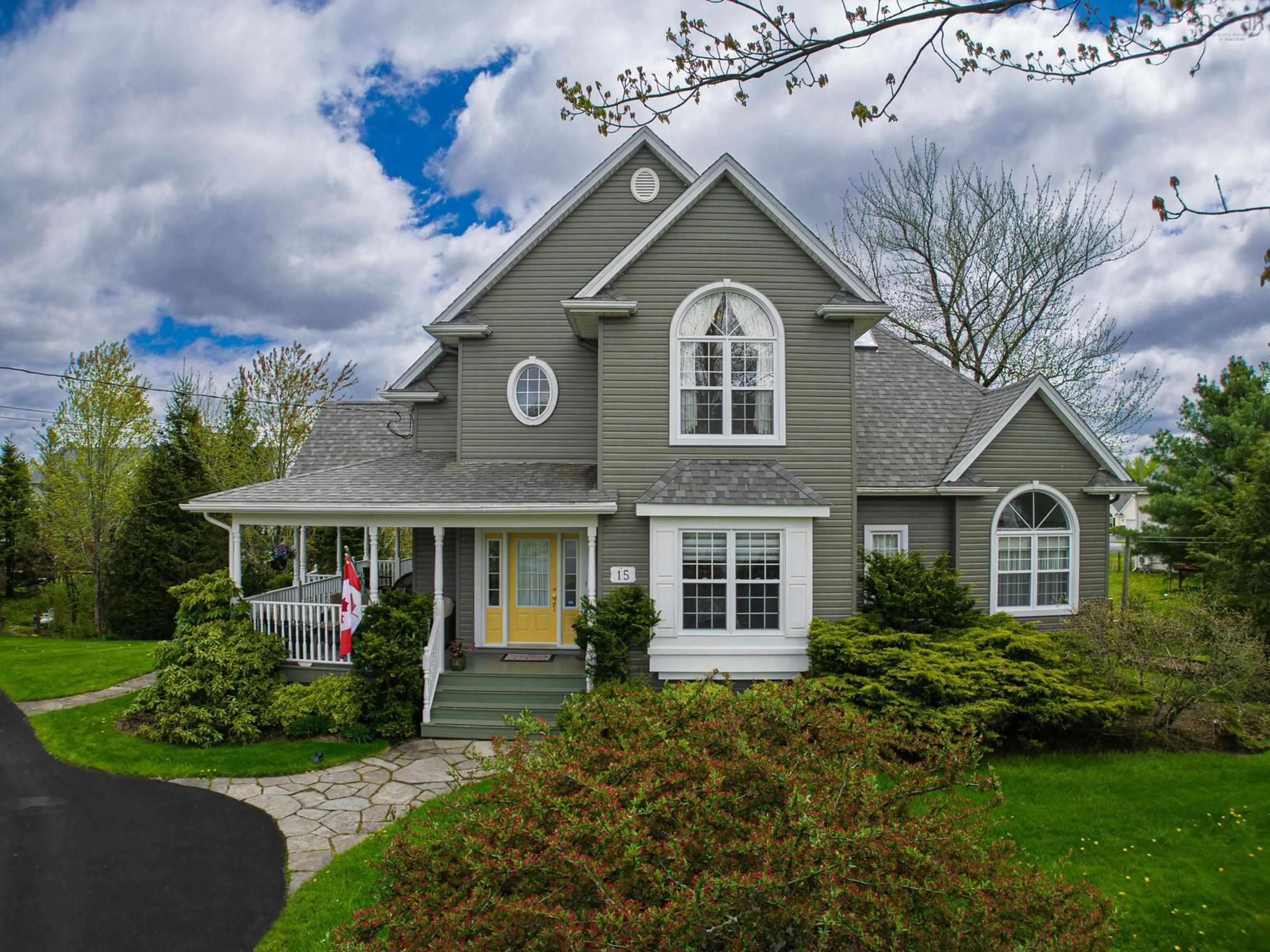 Home with vinyl exterior material, street for 15 Evergreen Cres, Lantz Nova Scotia B2S 1V9