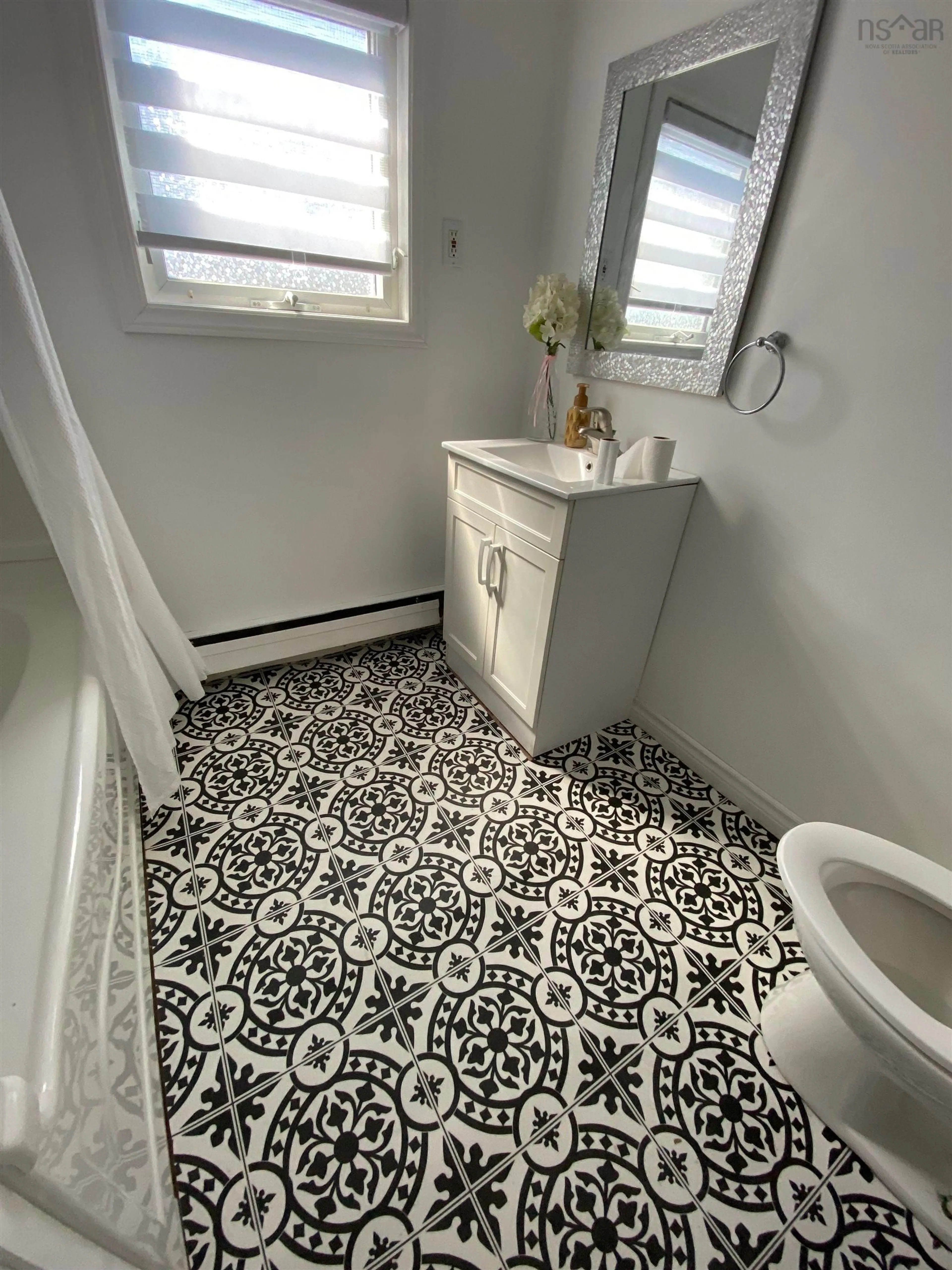 Standard bathroom, ceramic/tile floor for 361 Kings Rd, Dominion Nova Scotia B1G 1J8