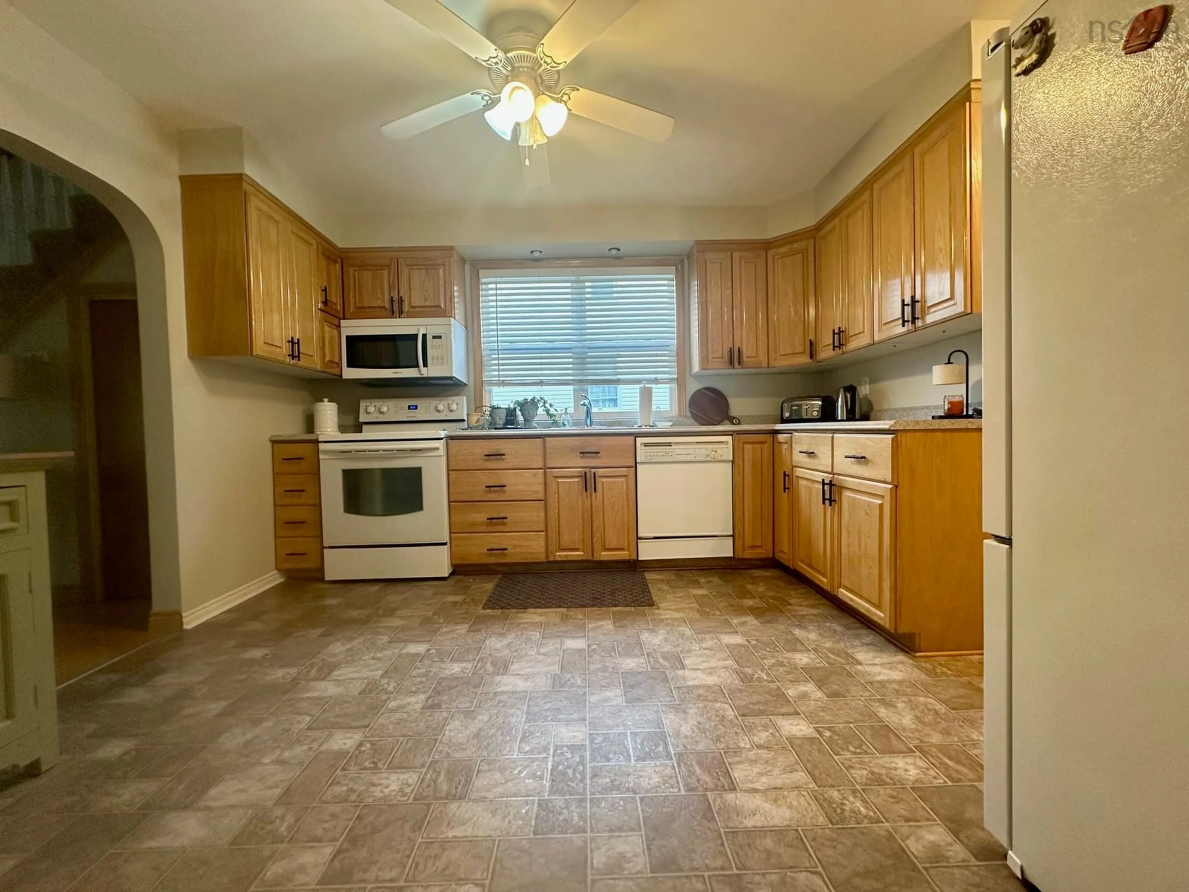 Standard kitchen, ceramic/tile floor for 19 Rose Auburn Ave, New Glasgow Nova Scotia B2H 4C9