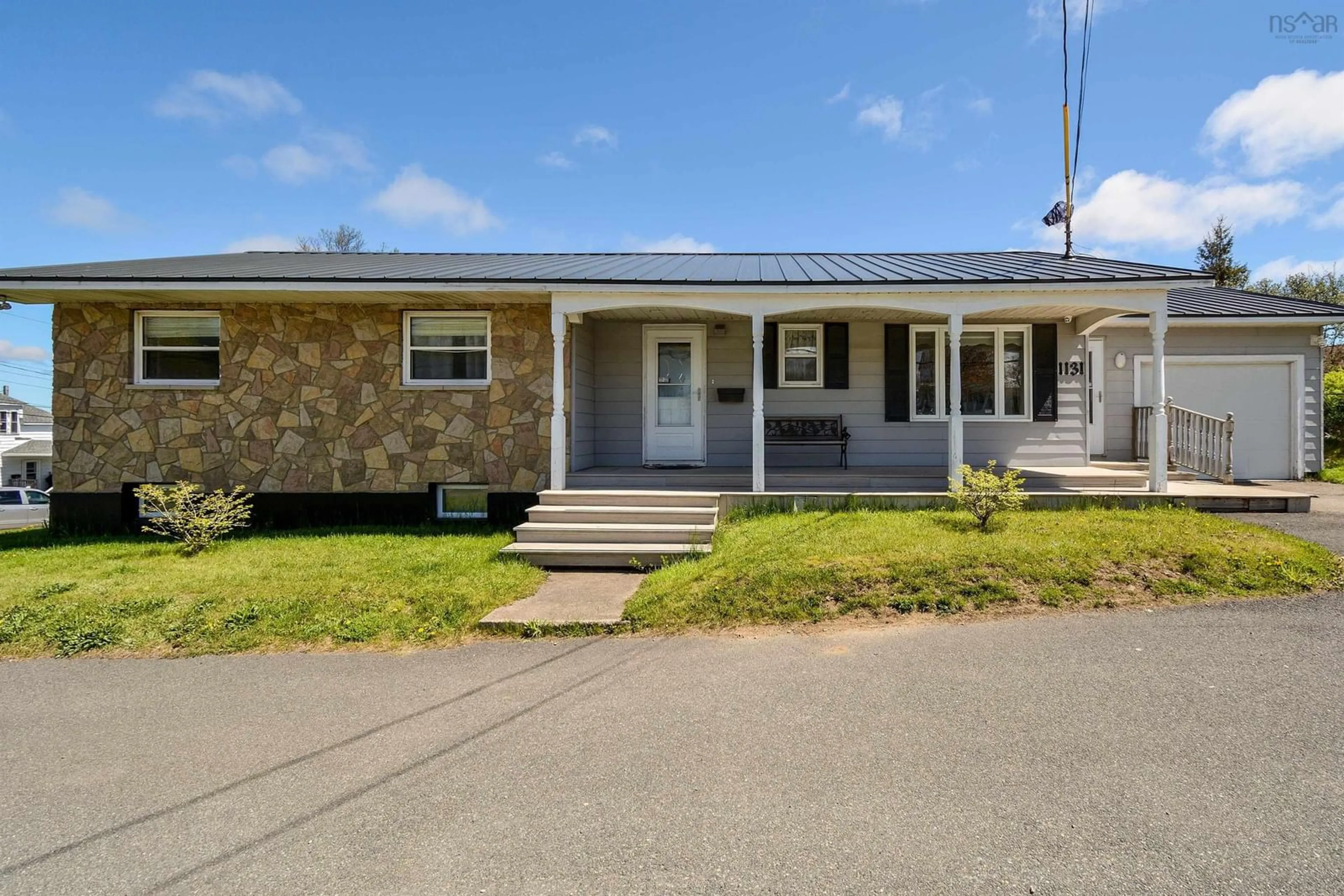 Home with vinyl exterior material, street for 1131 George St, Sydney Nova Scotia B1P 1N4