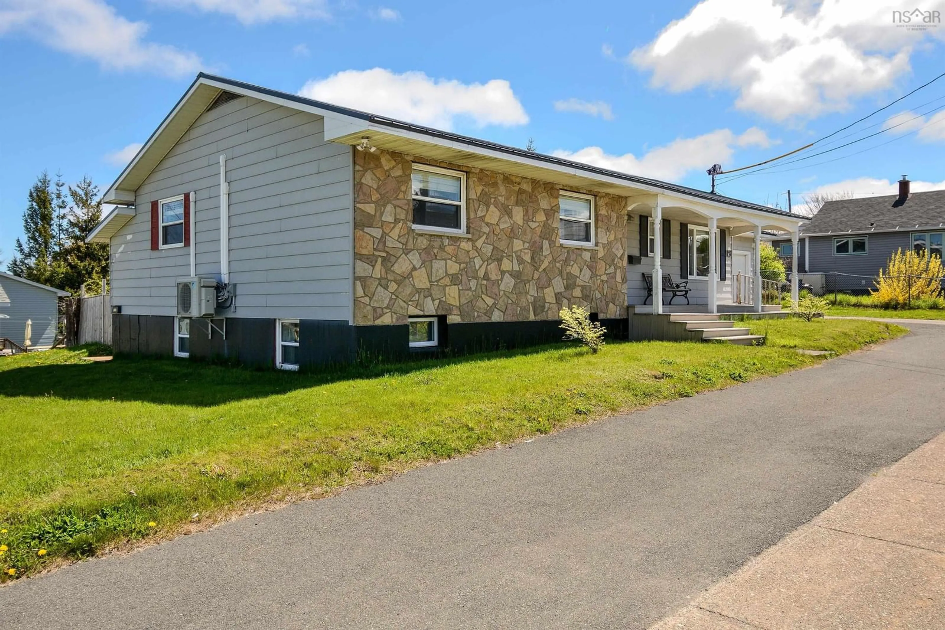 Home with vinyl exterior material, street for 1131 George St, Sydney Nova Scotia B1P 1N4