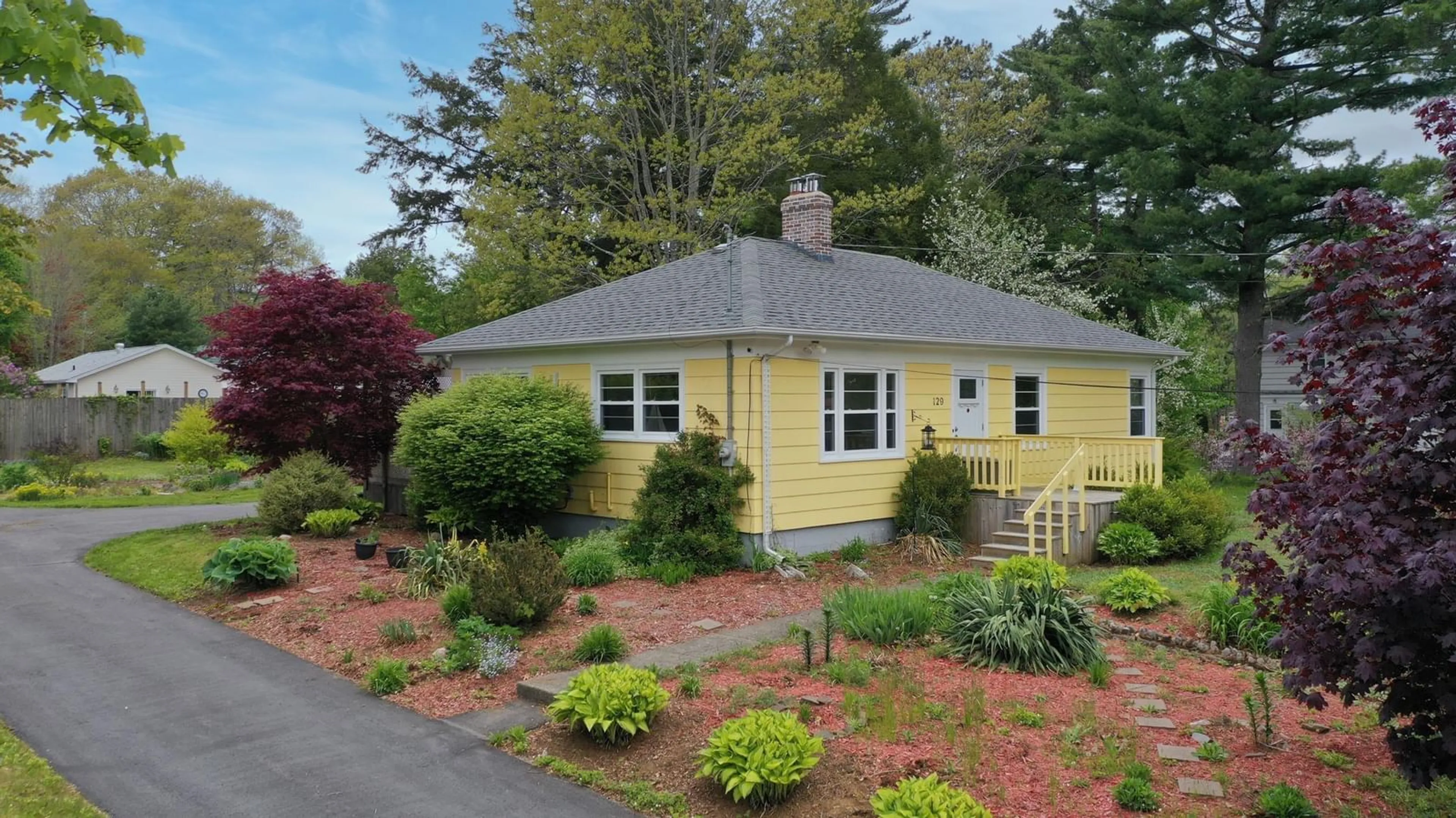 Home with vinyl exterior material, street for 129 Hillcrest St, Bridgewater Nova Scotia B4V 1T2