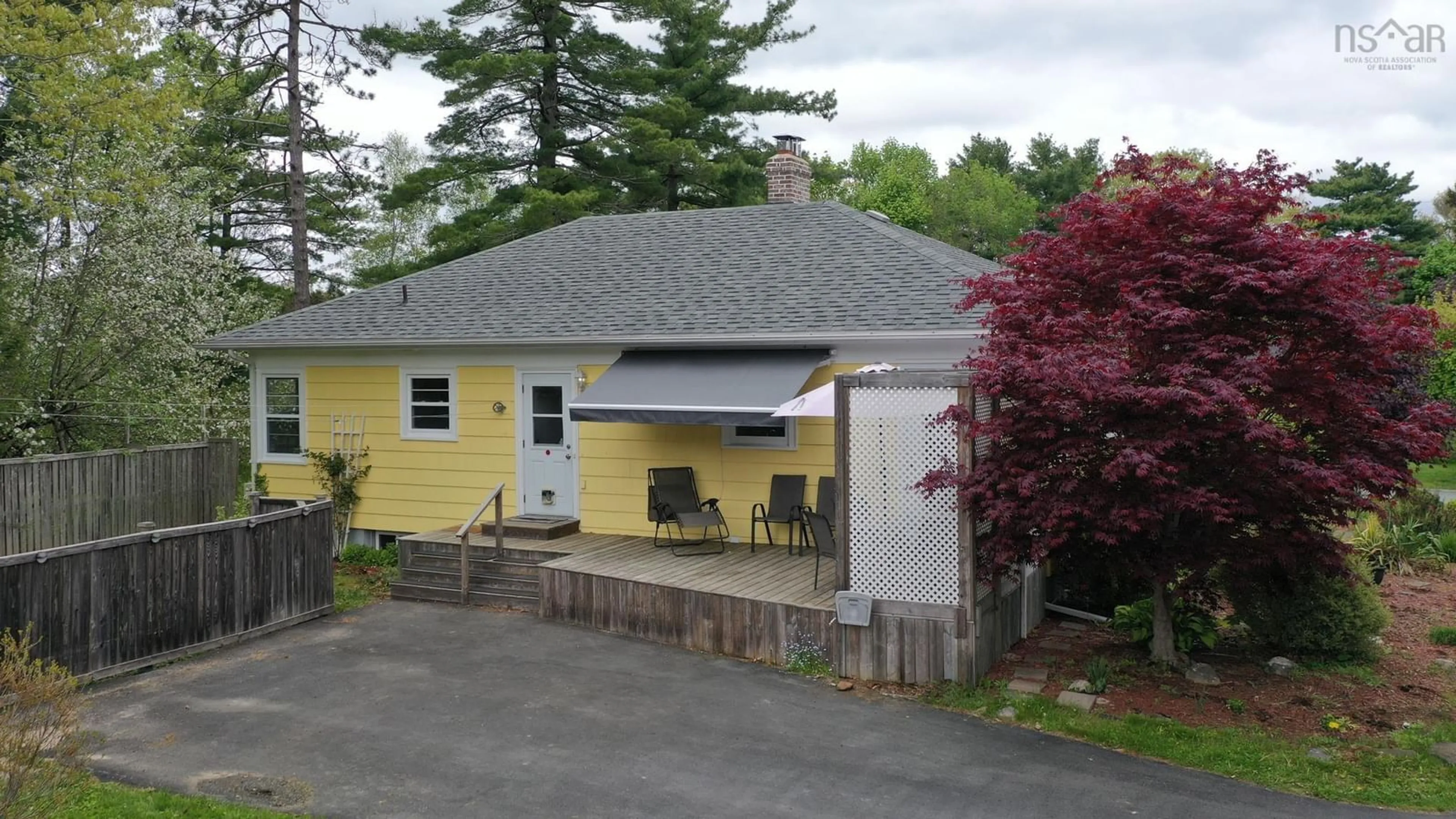 Patio, street for 129 Hillcrest St, Bridgewater Nova Scotia B4V 1T2