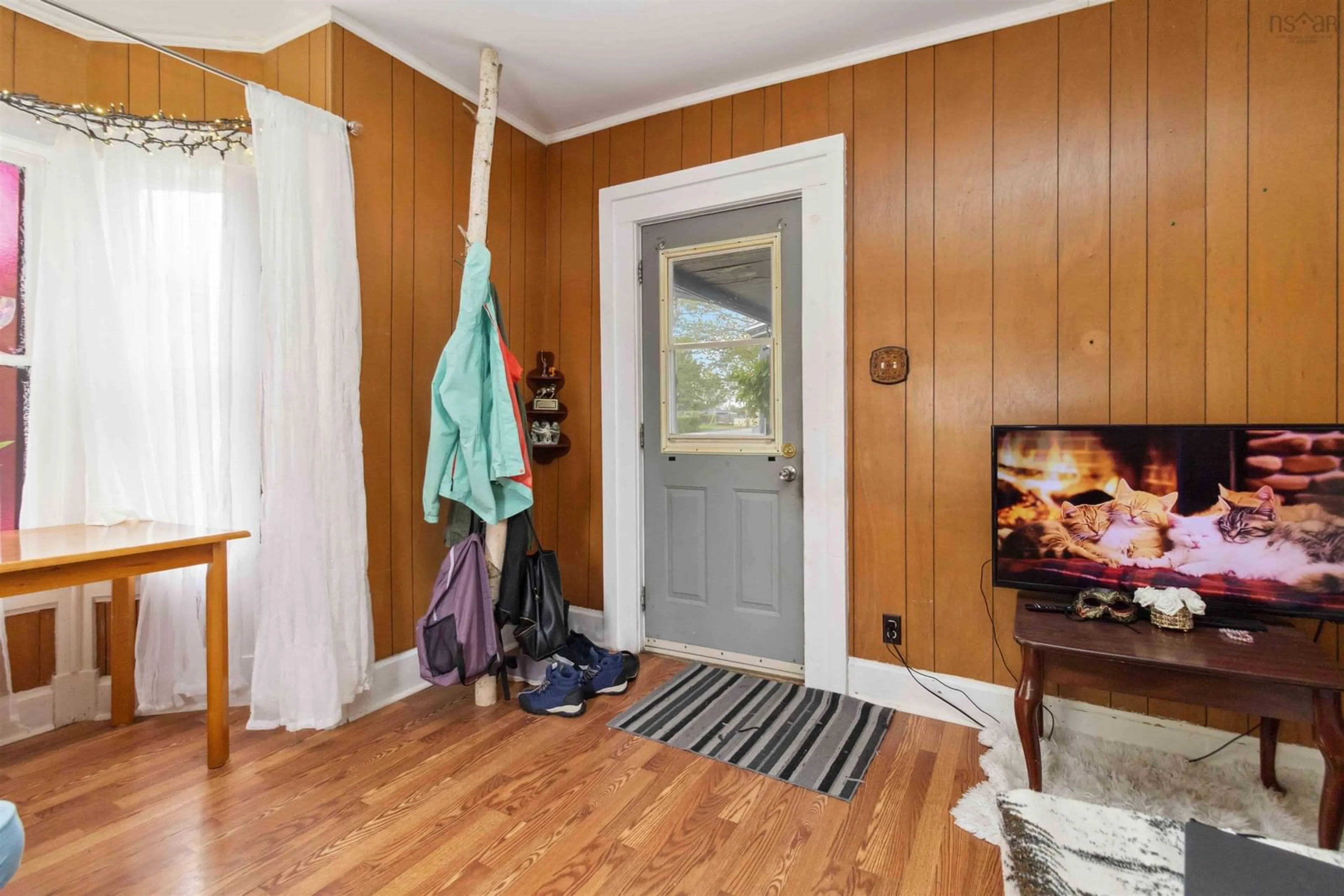 Indoor entryway for 4912 Highway 10, New Germany Nova Scotia B0R 1E0